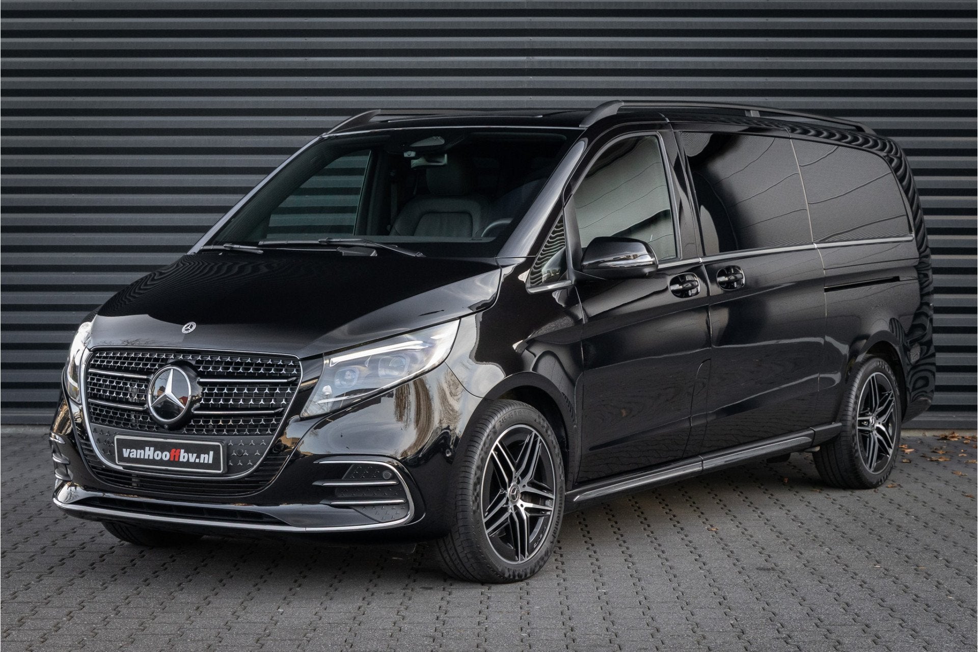 Mercedes-Benz V-Klasse 300d 4 Matic XL DC AMG-Line - Distron, Auto's, Gebruikt, Zwart, 4 cilinders, 2000 kg