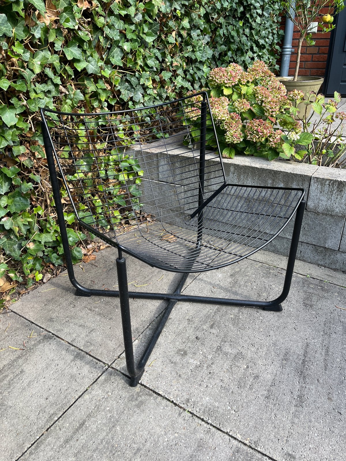 Zwarte metalen draadstoel - Modern design/ Järpen fauteuil, Ophalen, Gebruikt, Zwart, Metaal