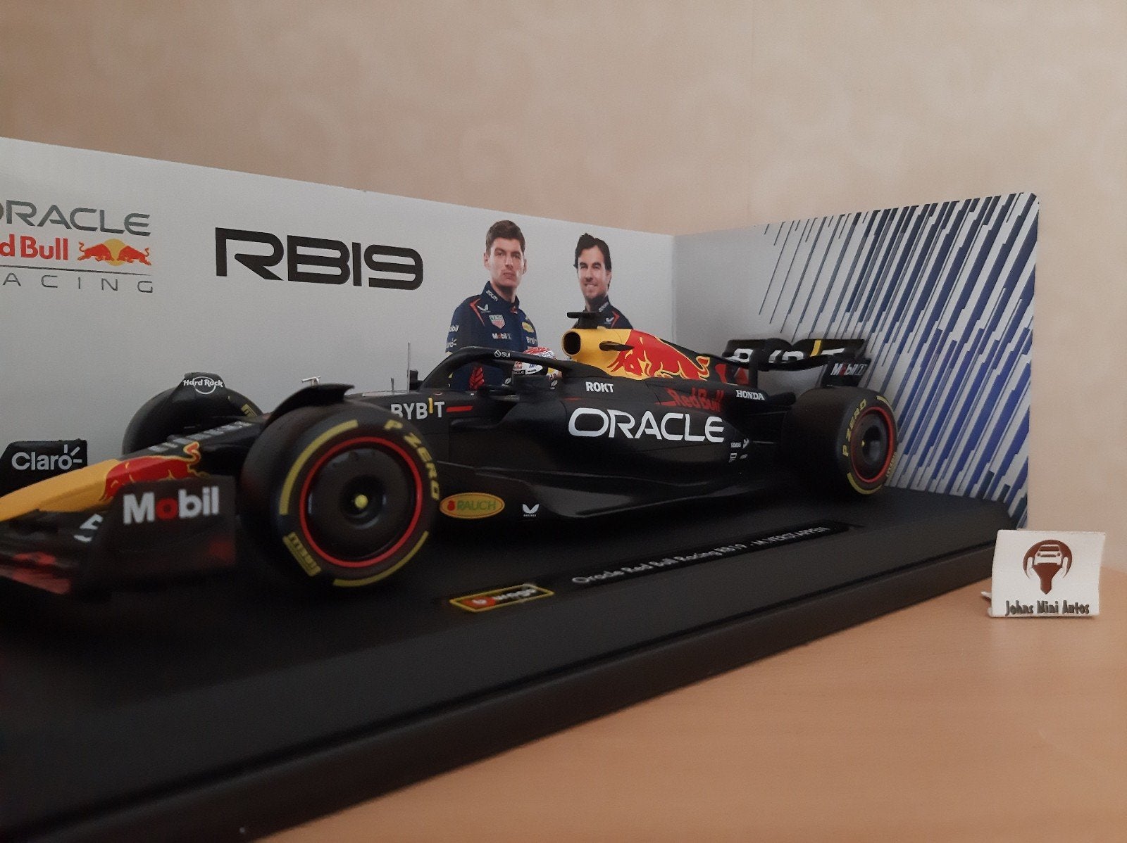 Red Bull Racing RB19 #1 2023 M. Verstappen van Bburago 1:18