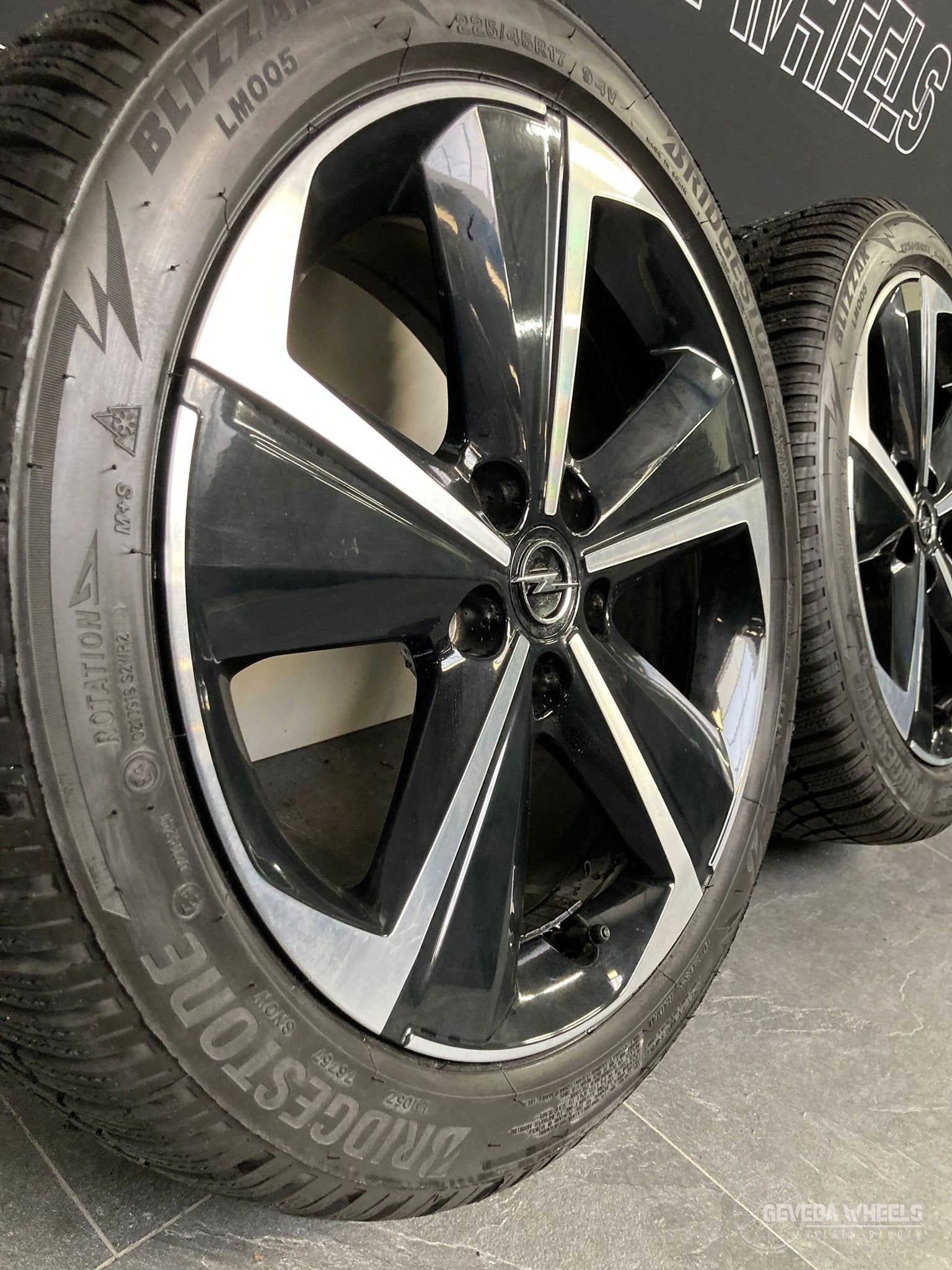 17” originele Opel Astra L velgen + winterbanden 5x108 98470, Gebruikt, -, -, Banden en Velgen