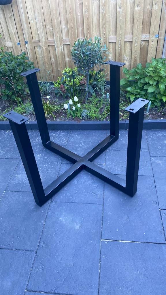 Te koop Stalen onderstel eettafel, Huis en Inrichting, Tafelonderdelen, Ophalen, Tafelpoot, 50 tot 100 cm, Vierkant