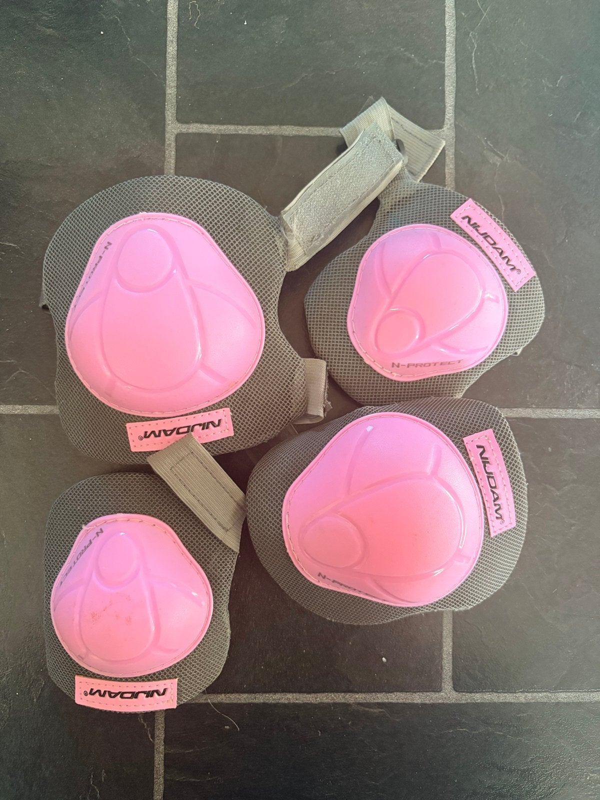 Nijdam N-Protect Beschermset Roze - Knie- en elleboogbescher, Gebruikt, Kinderen, Bescherming, Ophalen