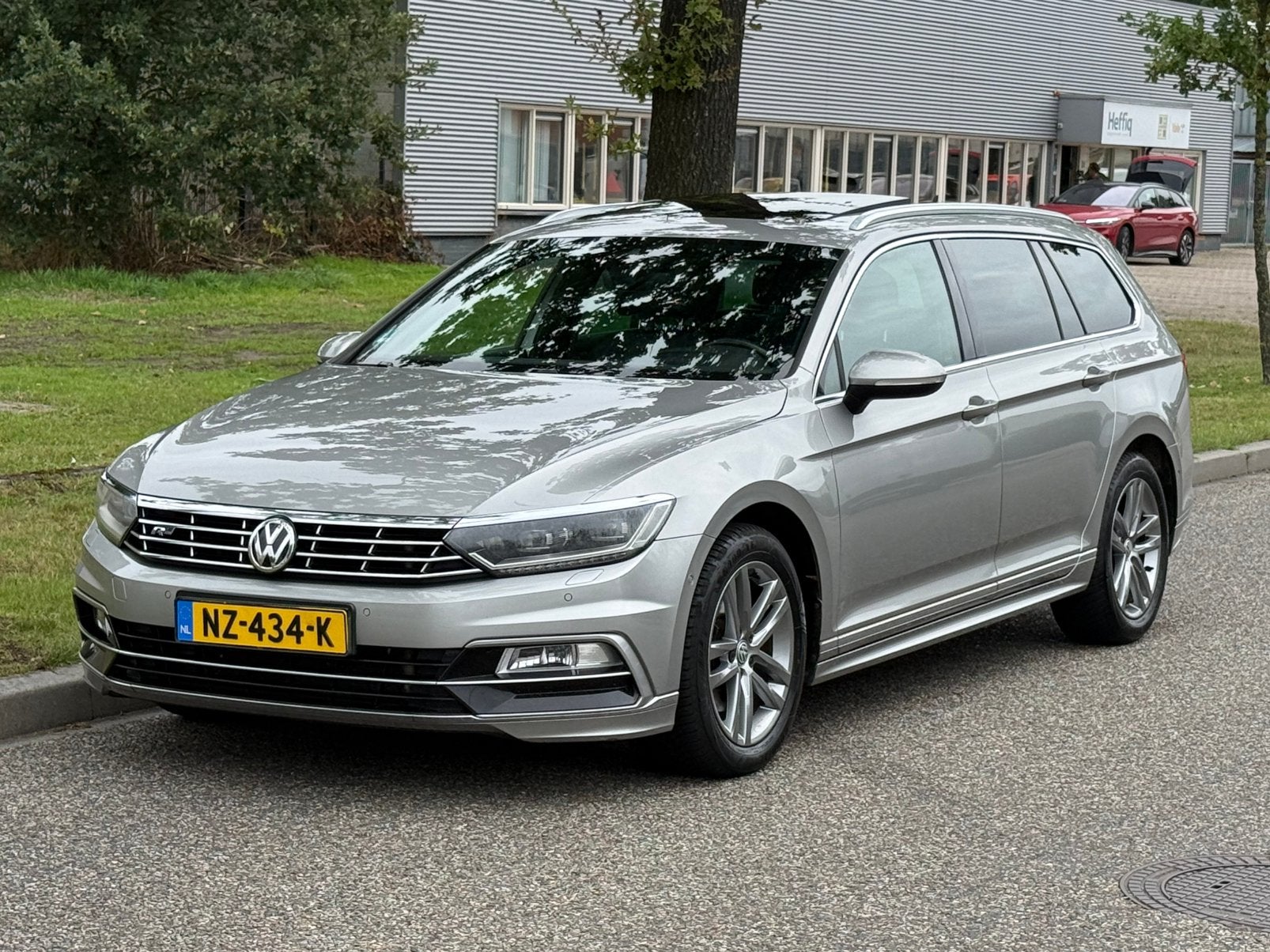 Volkswagen Passat 1.6 TDI R-Line | DSG | Pano | Voll |, Auto's, 4 cilinders, Origineel Nederlands, Diesel, Te koop