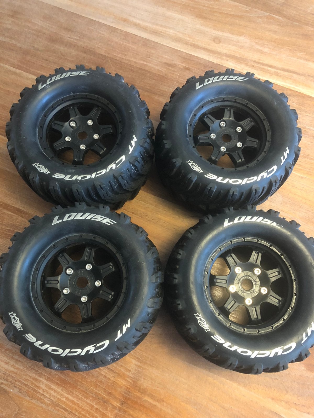 Monstertruck wielen Louise MT Cyclone, vrijwel nieuw!, Ophalen of Verzenden, Zo goed als nieuw, Overige schalen, Auto offroad