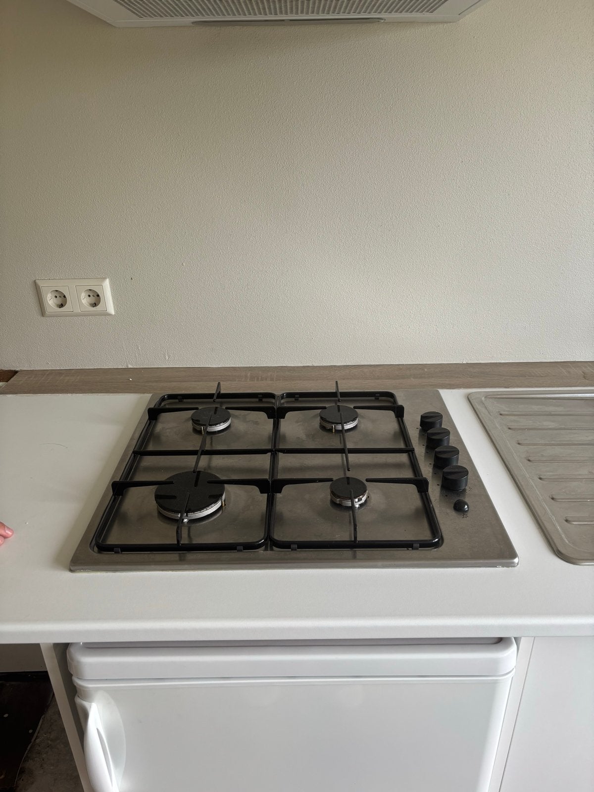 Keukenblok 220cm met lichte gebruikerssporen - Snel ophalen!, Ophalen, Gebruikt, Wit, Enkelwandige keuken