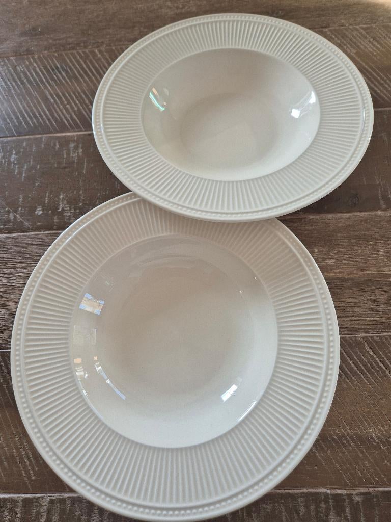 2 Wedgwood Windsor "Diepe borden" 23 cm, Huis en Inrichting, Keuken | Servies, Ophalen, Nieuw, Bord(en), Wedgwood