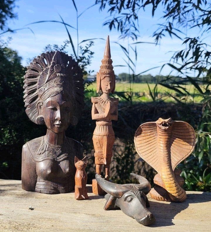 Diverse handgesneden houten beelden., Antiek en Kunst, Overige onderwerpen, Ophalen of Verzenden, Handgemaakt, 20 - 50 cm
