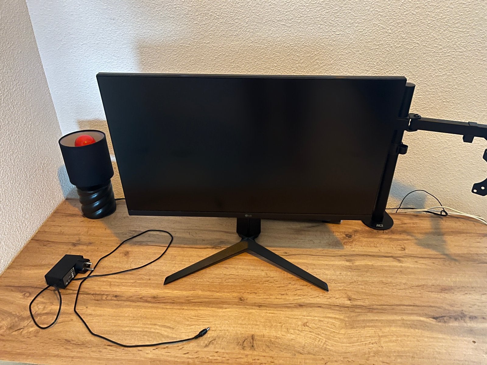 LG UltraGear 27GP850P-B Gaming Monitor 27 inch, IPS, 101 t/m 150 Hz, Minder dan 1 ms, Zo goed als nieuw