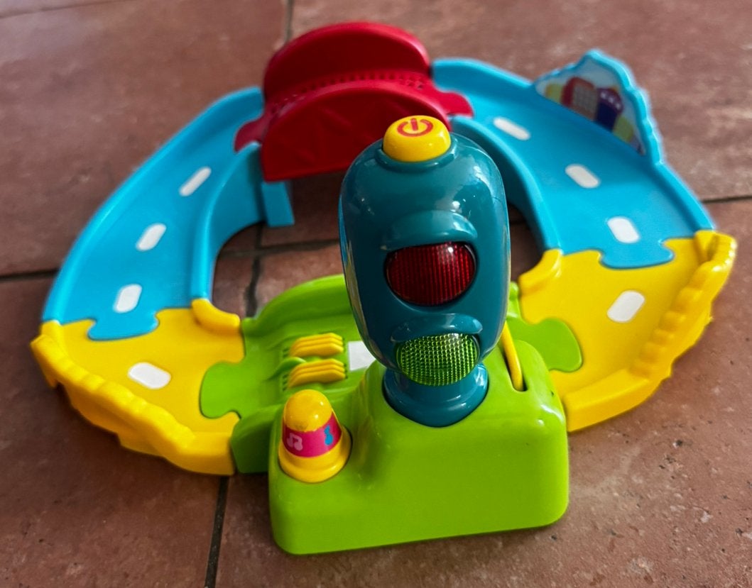 VTech Toet Toet Auto's Rijbaan met verkeerslicht, Ophalen of Verzenden, Gebruikt, 2 tot 4 jaar