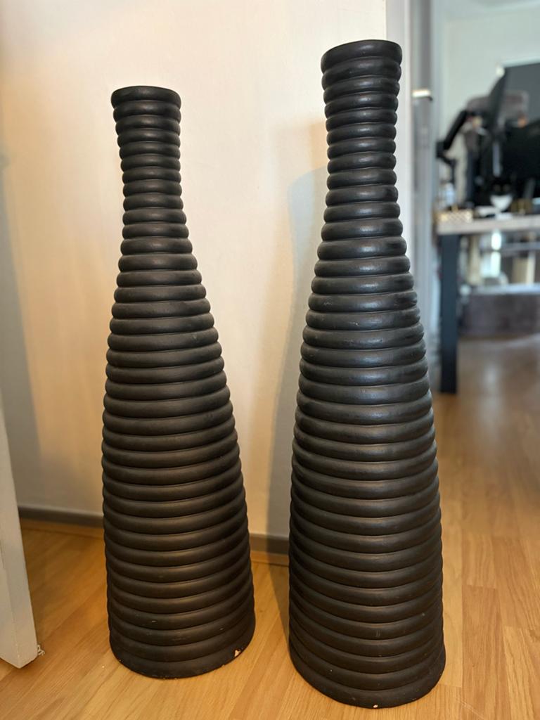Set van 2 hoge zwarte decoratieve vazen met ribbels, Ophalen of Verzenden