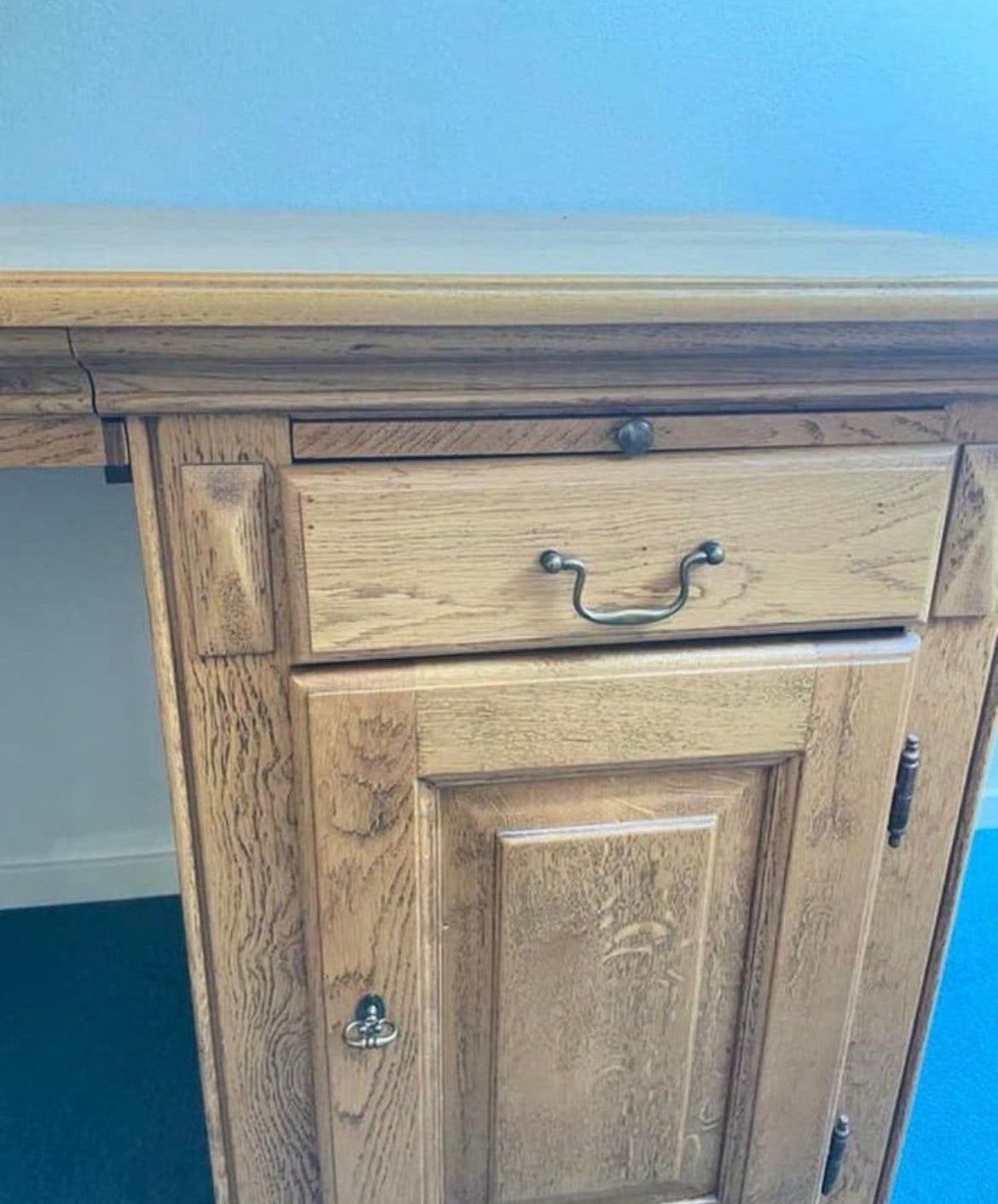 Massief Eikenhouten Bureau met Lades en Kasten, Gebruikt, Bruin, Ophalen of Verzenden, Klassiek
