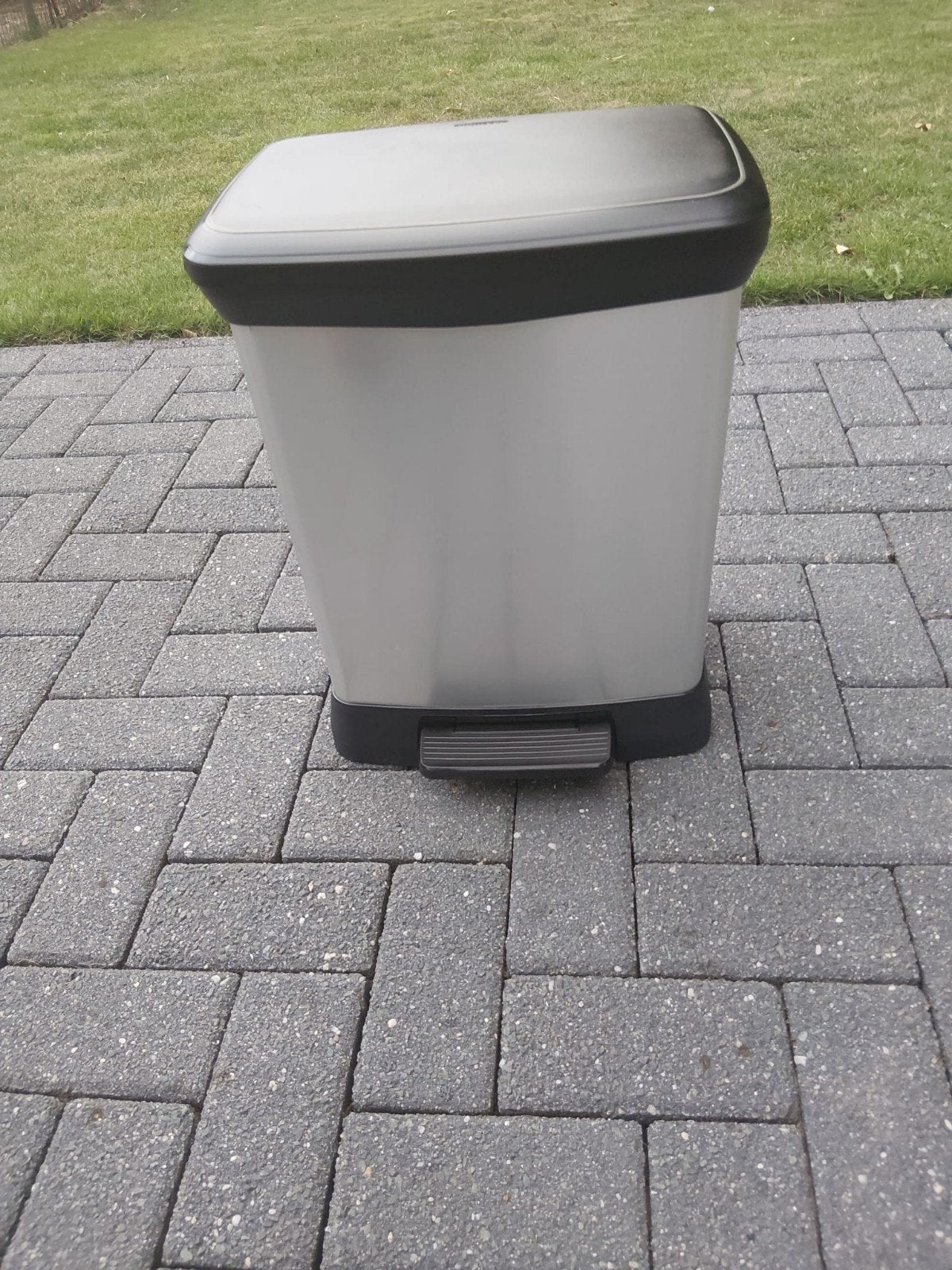 Prullenbak met soft-close deksel . Curver 30 liter, Ophalen, 50 – 75, Kunststof, Met pedaal