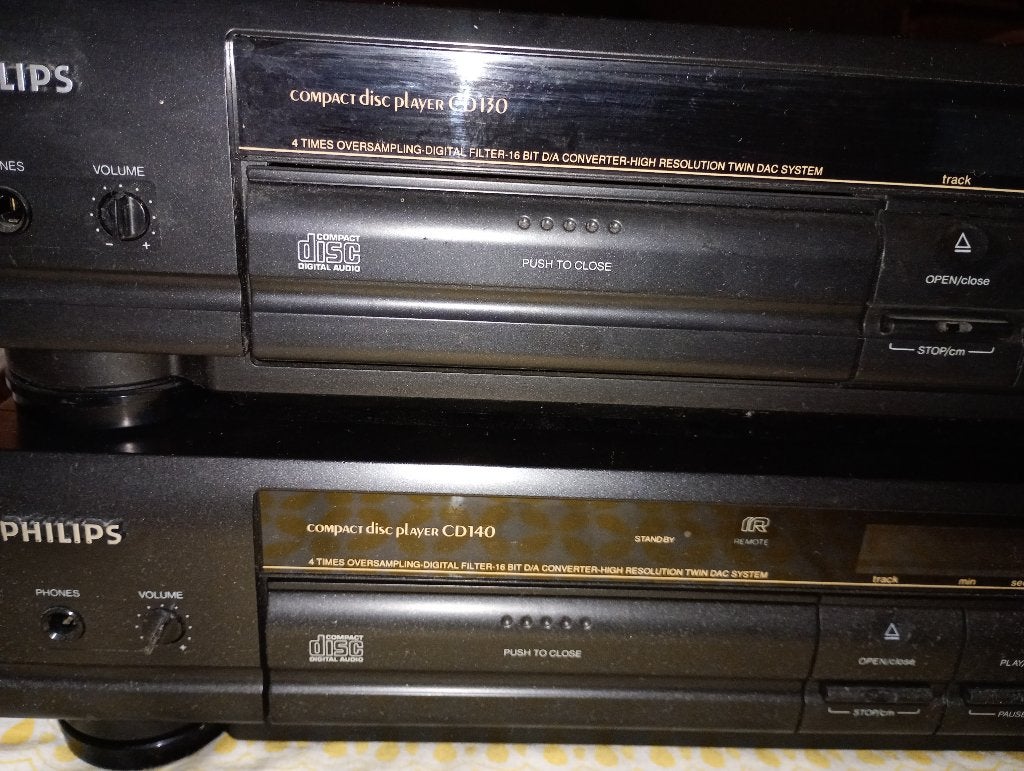 Aangeboden : 2 zeer goed werkende Philips CD 130 cd spelers, Ophalen, Gebruikt, Philips
