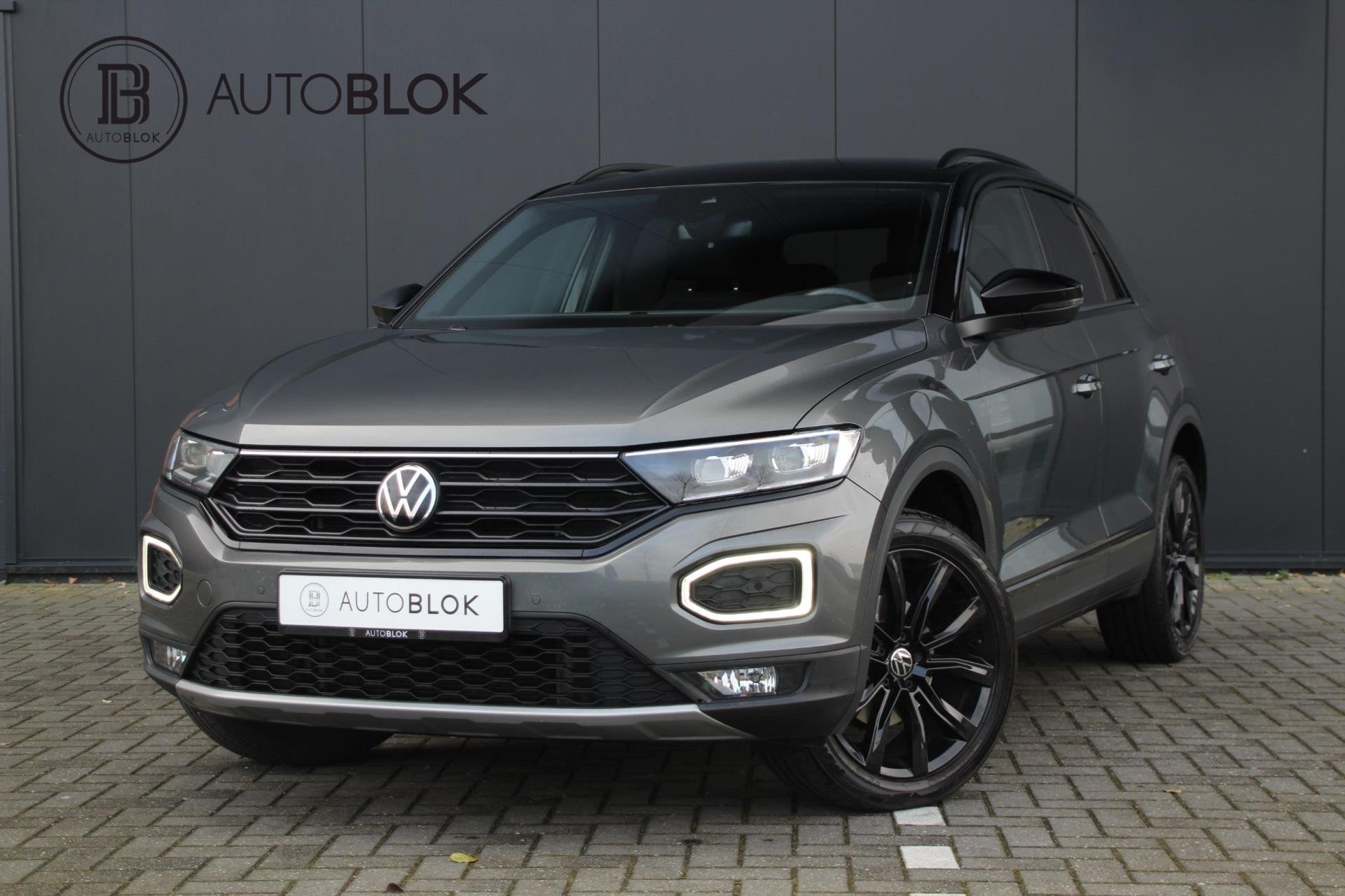 Volkswagen T-Roc Volkswagen T-Roc 1.5 TSI Style | Camera | S, Auto's, Volkswagen, Stof, Zwart, 4 cilinders, 150 pk