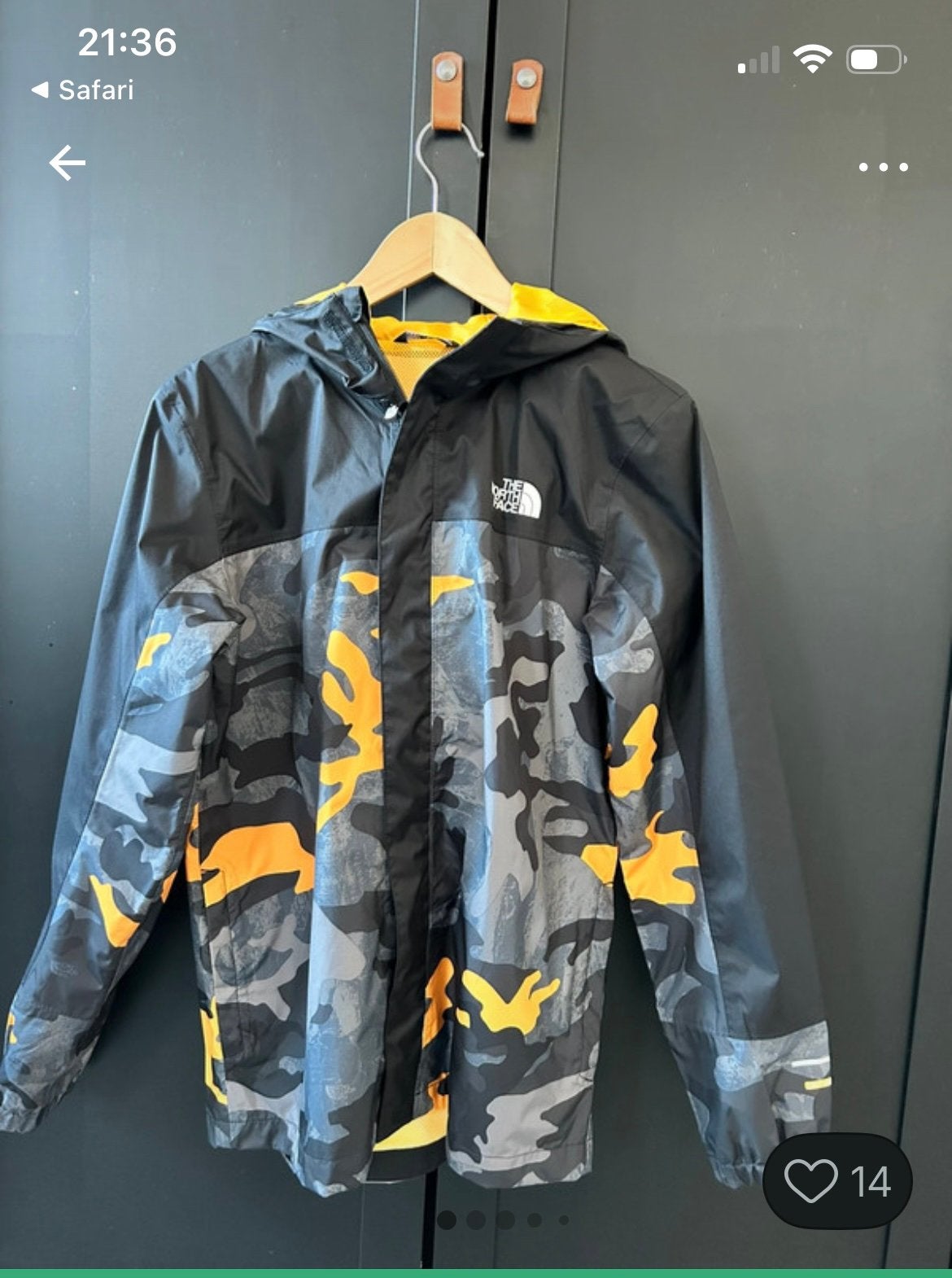 Camo jongens jack north face, Caravans en Kamperen, Regenkleding, Ophalen of Verzenden, Zo goed als nieuw, Regenjas, Kinderen