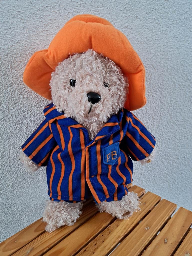 Vintage knuffelbeer Paddington pyama oranje hoed lang 33 cm, Verzamelen, Beren en Cherished Teddies, Ophalen of Verzenden, Gebruikt