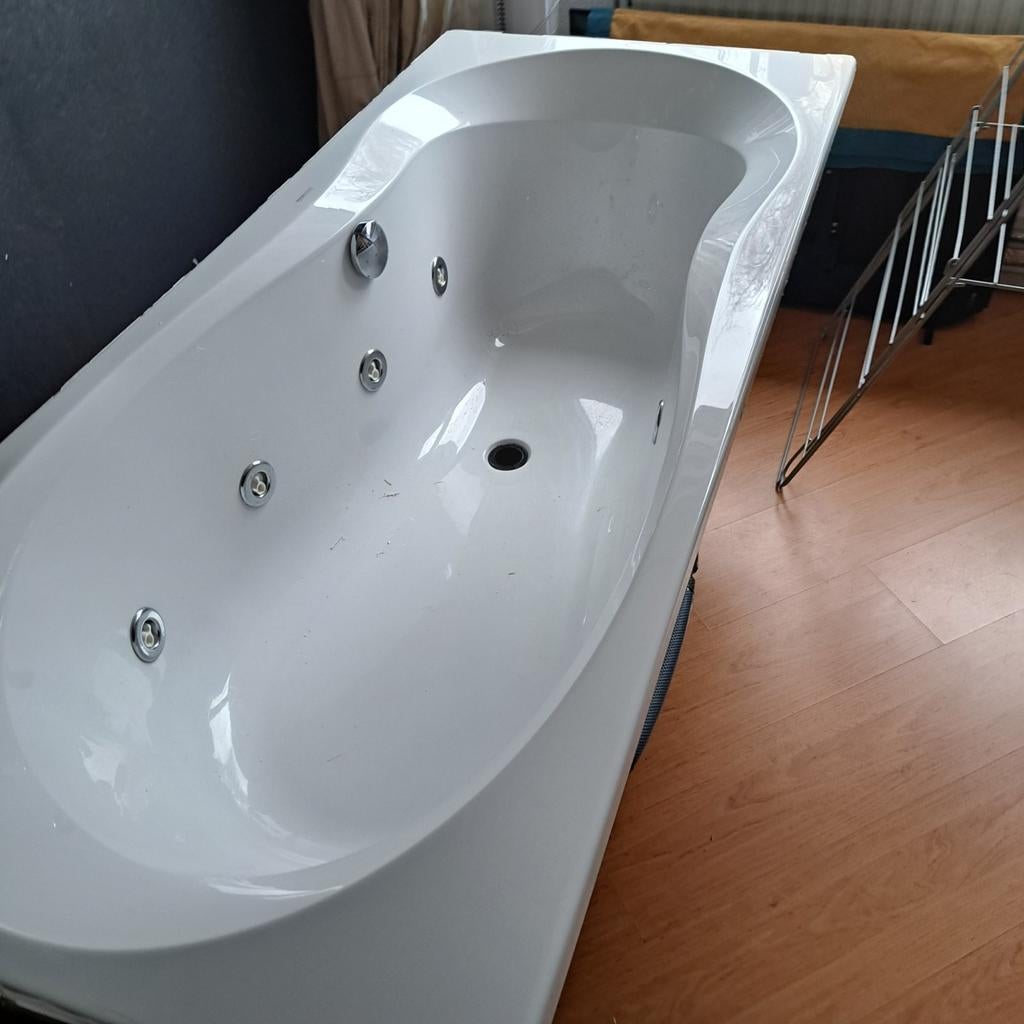 Whirlpool bad met kraan - 170x74x64cm, Ophalen, Zo goed als nieuw, Met douche