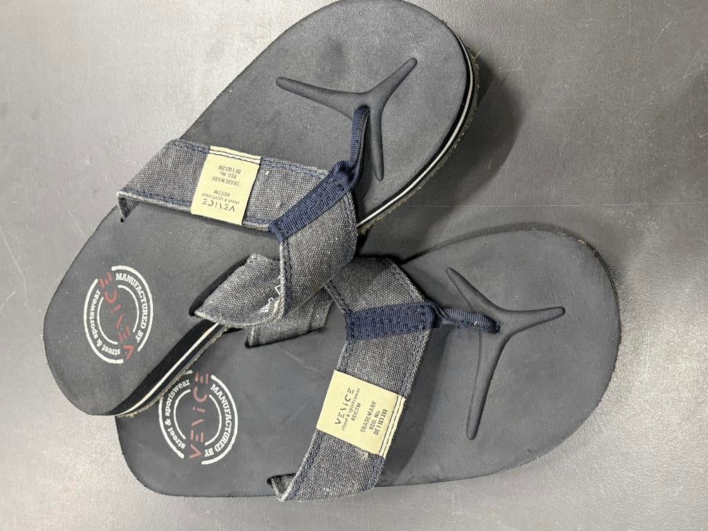 Venice slippers blauw mt. 43 nieuw, Ophalen of Verzenden, Zo goed als nieuw, Blauw