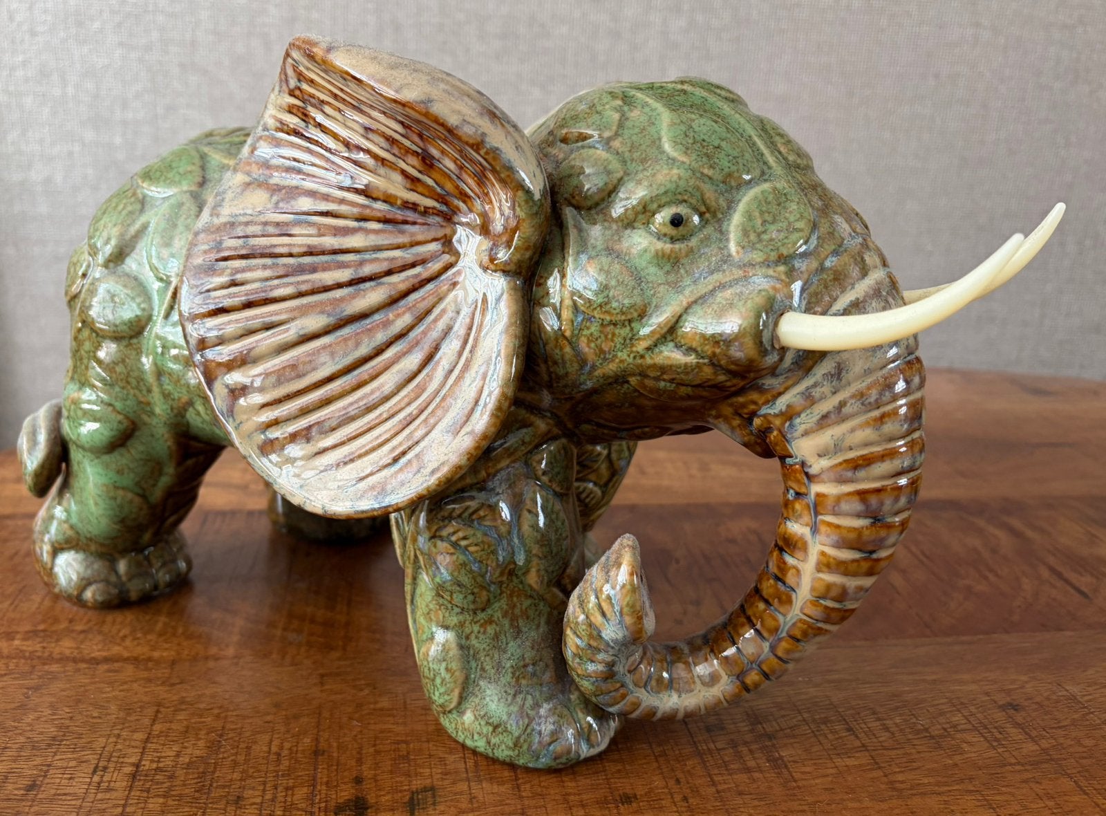 Keramiek / Design / Curiosa : Groot beeld Afrikaanse Olifant, Geglazuurd, Ophalen of Verzenden, Zoogdier, 20 - 50 cm