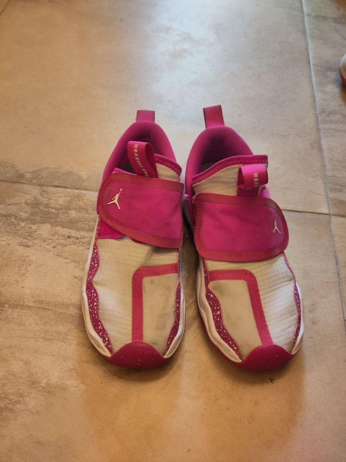 Nike Air Jordan Kinderschoenen - Roze (34) & Rood (32), Kinderen en Baby's, Ophalen of Verzenden, Nike Air Jordan, Gebruikt, Jongen of Meisje