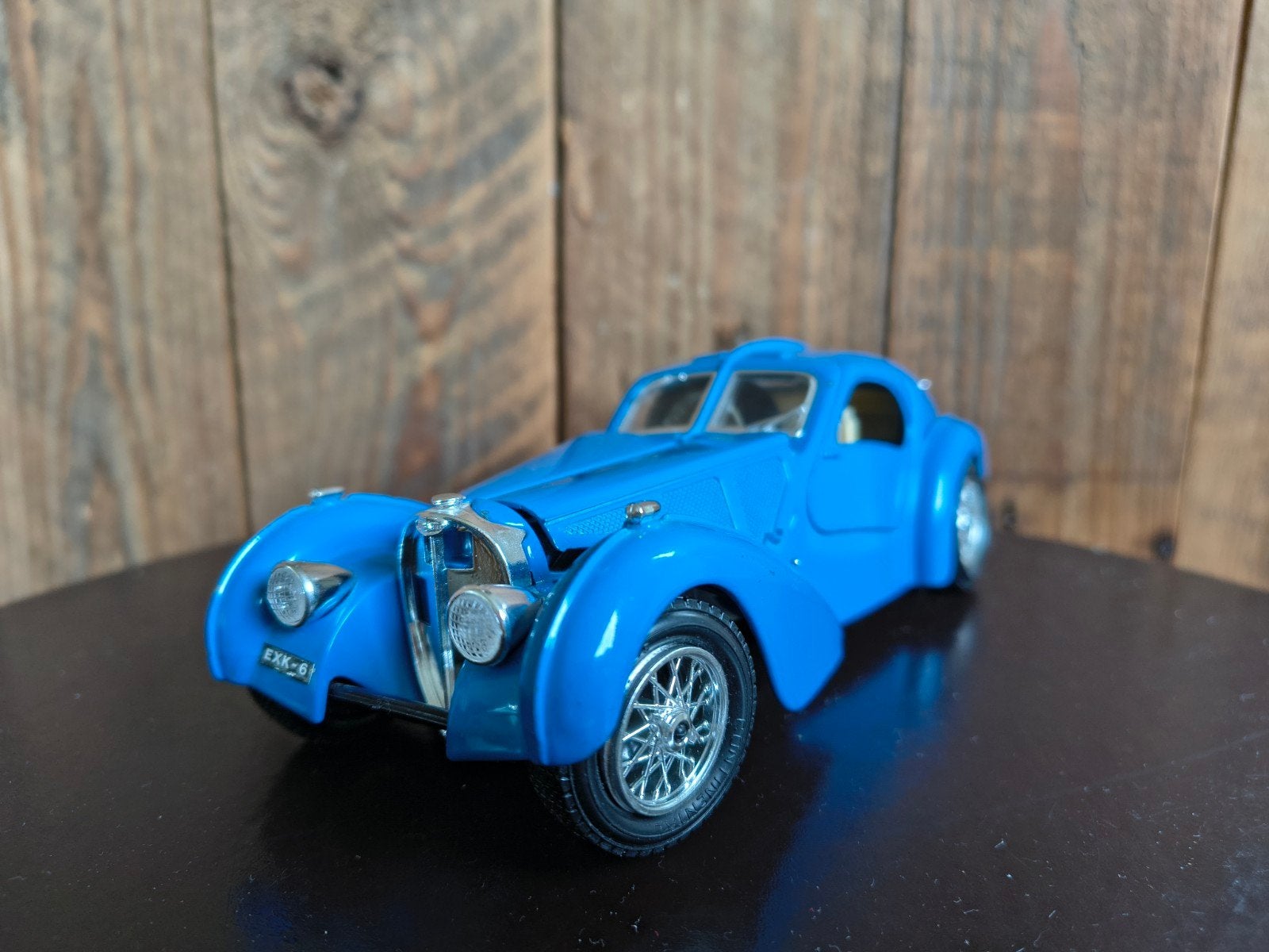 Bugatti Type 57SC Atlantic (1936) - 1:24 Bburago (opknapper), Ophalen of Verzenden, Gebruikt, Auto, Bburago