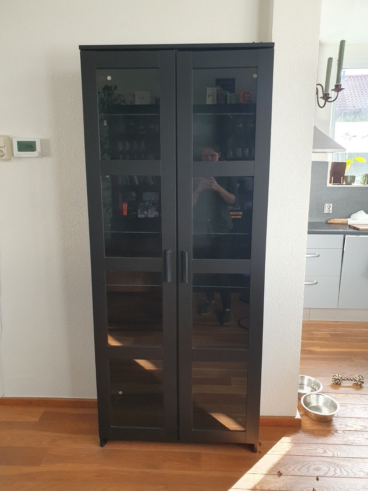 zwarte kast glazen deuren, ikea - GRATIS, Ophalen of Verzenden, Gebruikt, 25 tot 50 cm, 200 cm of meer
