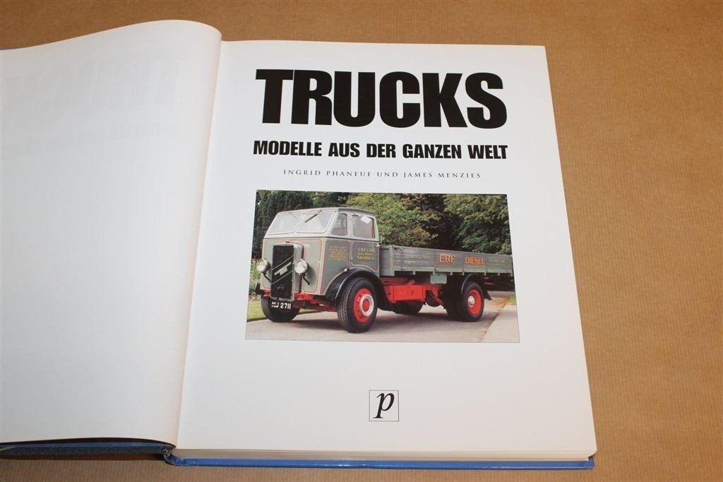 Trucks — Vrachtwagens Wereldwijd in Foto's, Ophalen of Verzenden, Gelezen, Tractor en Landbouw