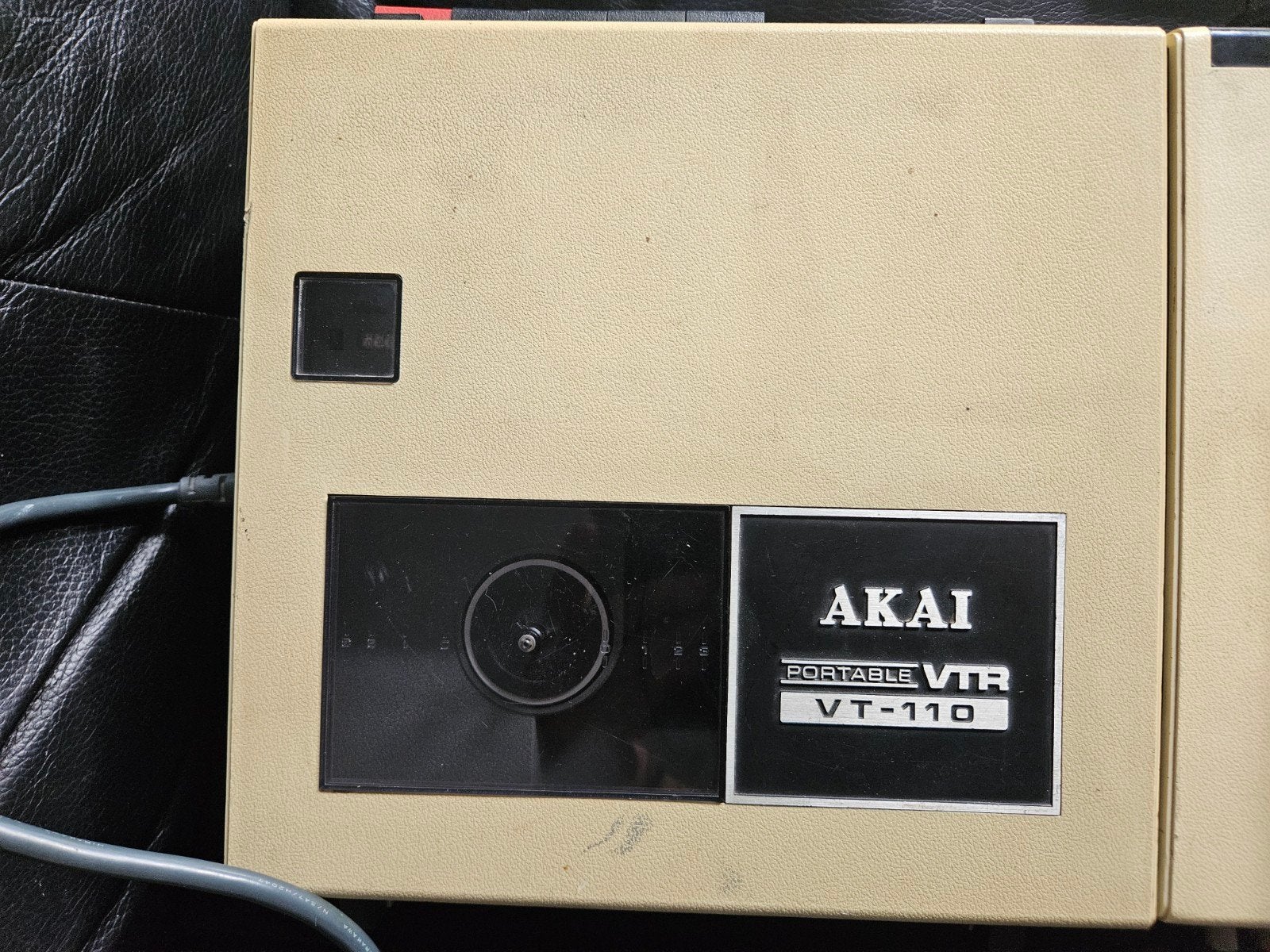 Akai VT-110 Draagbare VTR met monitor en accessoires, Ophalen of Verzenden, Gebruikt, Overige typen