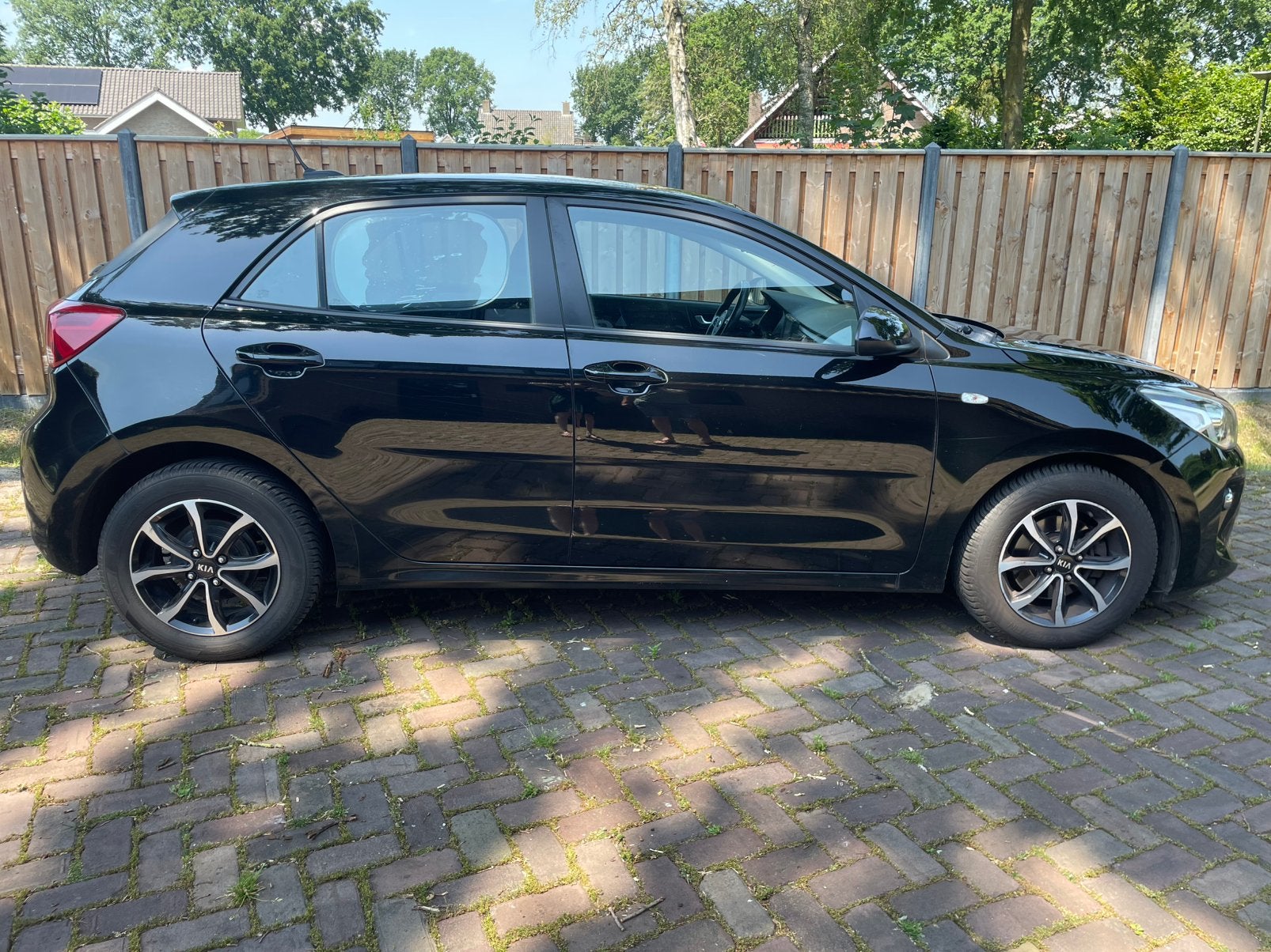 Kia Rio 1.0 T-gdi ComfortPlusline 2017 Zwart, Voorwielaandrijving, 450 kg, 1055 kg, Origineel Nederlands