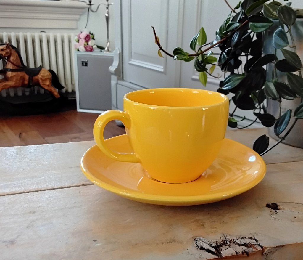 Palacio - kop en schotel - geel - 1 paar, Huis en Inrichting, Keuken | Servies, Overige merken, Keramiek, Ophalen of Verzenden