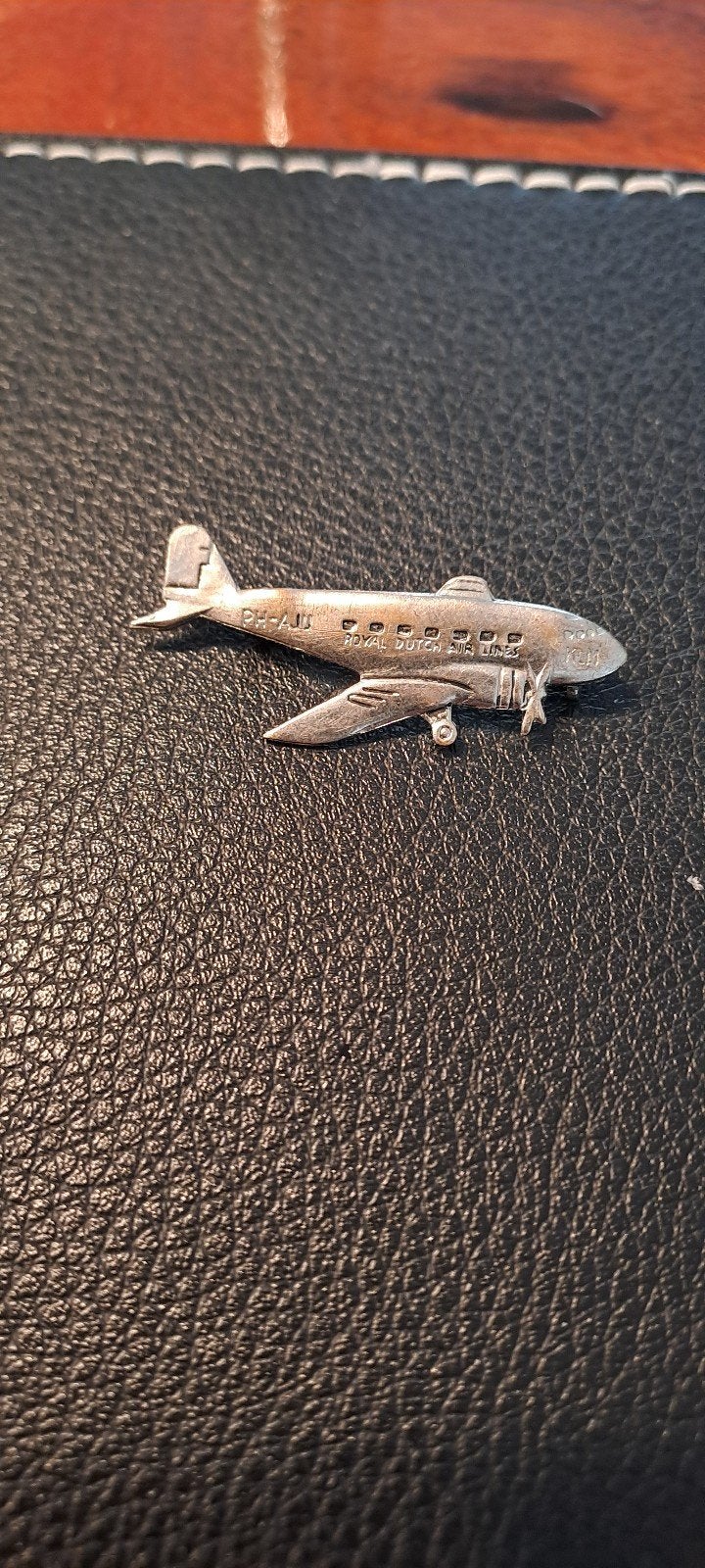 Vintage KLM vliegtuig broche - speld, Verzamelen, Ophalen of Verzenden, Gebruikt, Overige typen