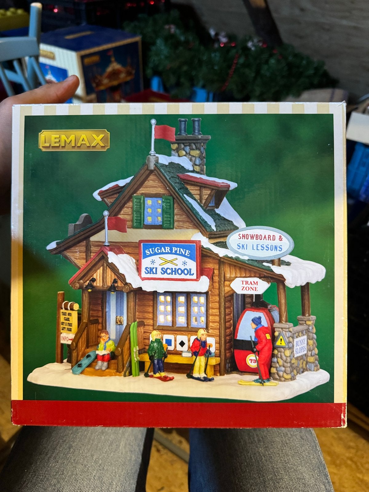 Lemax Sugar Pine Ski School, Ophalen of Verzenden, Zo goed als nieuw