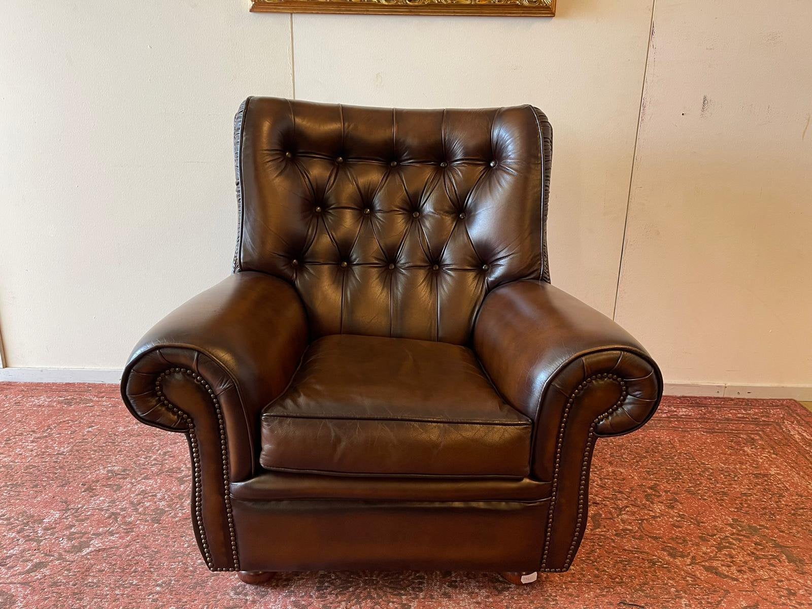 XL Chesterfield fauteuil bruin in nieuwstaat, Ophalen, Zo goed als nieuw, 75 tot 100 cm