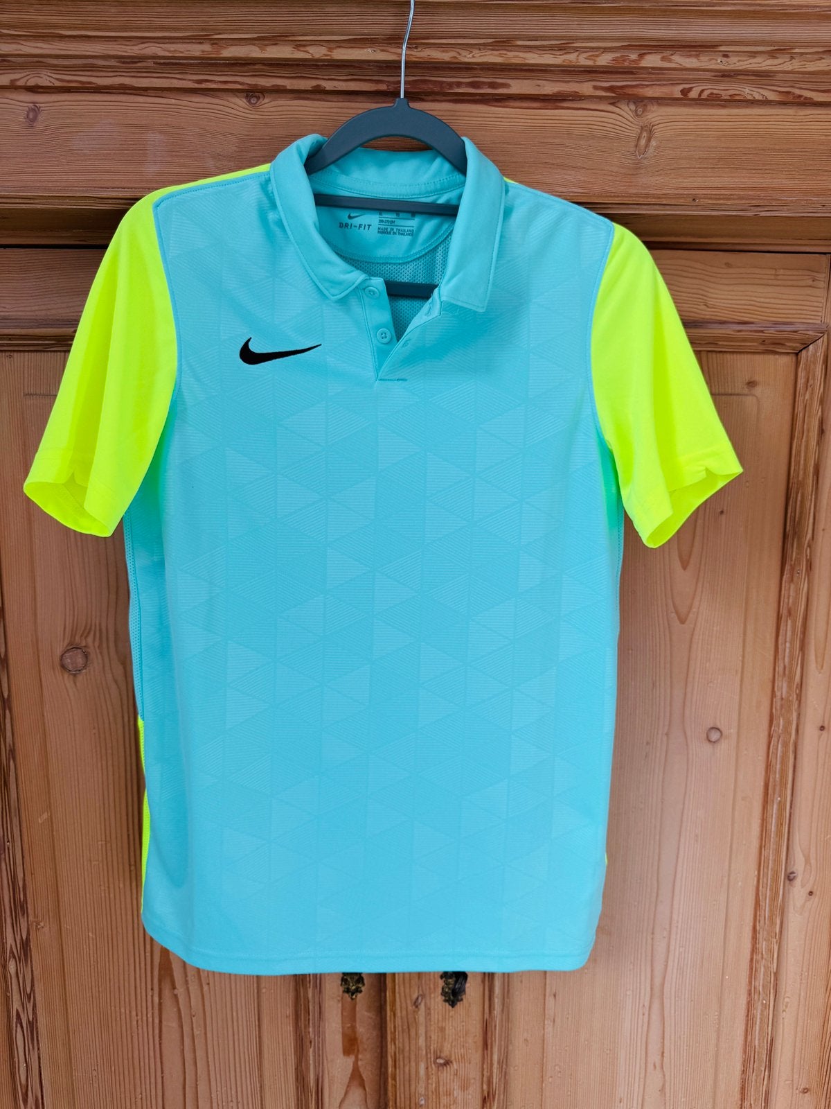 Prachtige Nike sport polo, in zomerse kleuren, 158 164 170, Ophalen of Verzenden, Zo goed als nieuw, Jongen