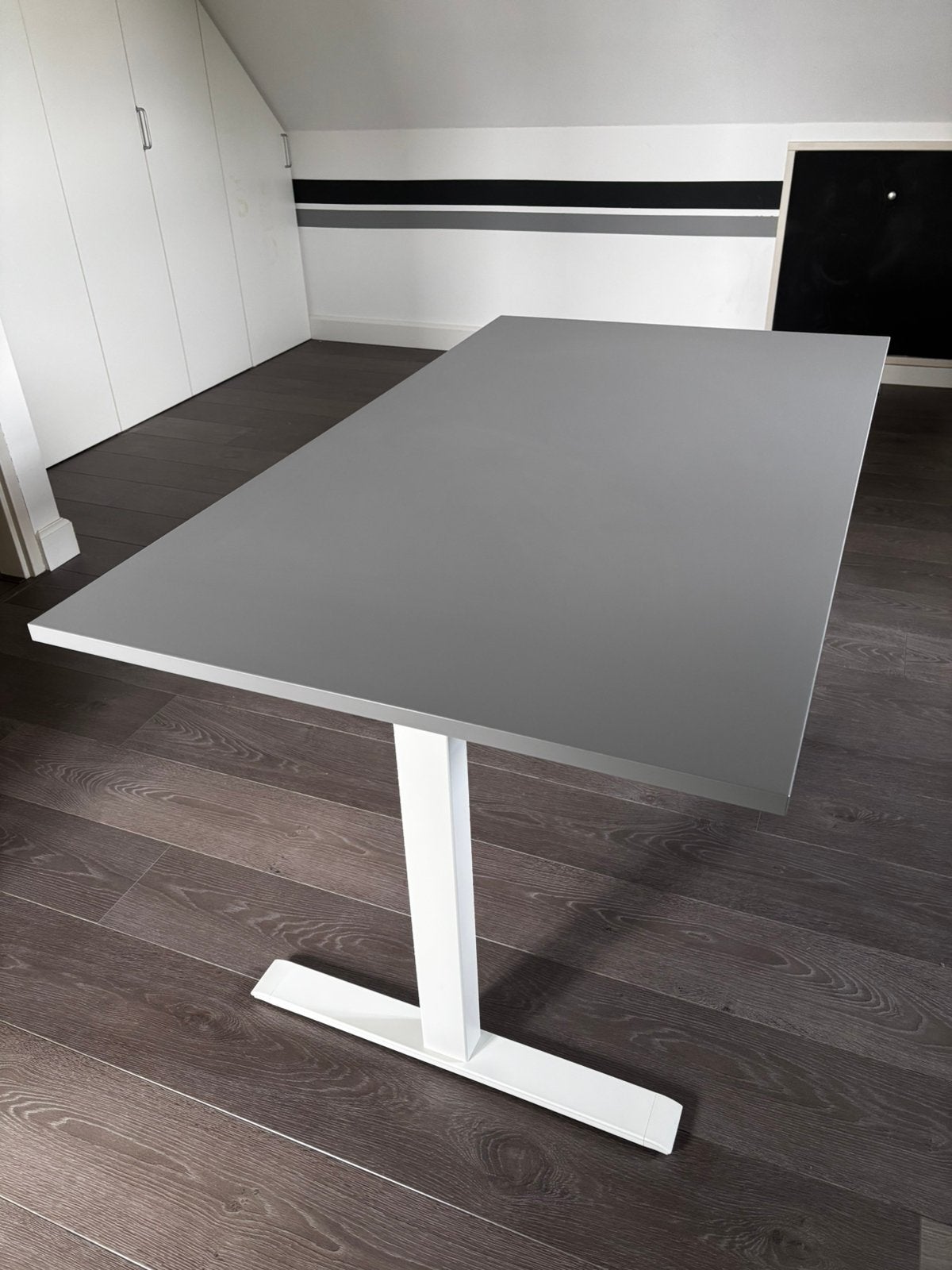 Zit/sta bureau Rodulf, IKEA 80x140 cm - grijs, Ophalen, Zit-sta bureau, Elektrisch, Zo goed als nieuw