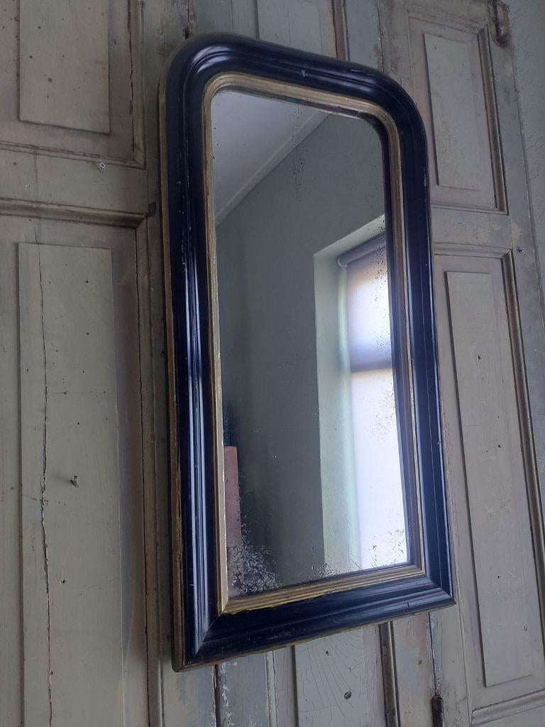 Mooie antieke verweerde franse spiegel zwart /goud 75 x 39, Ophalen, Rechthoekig, Minder dan 50 cm