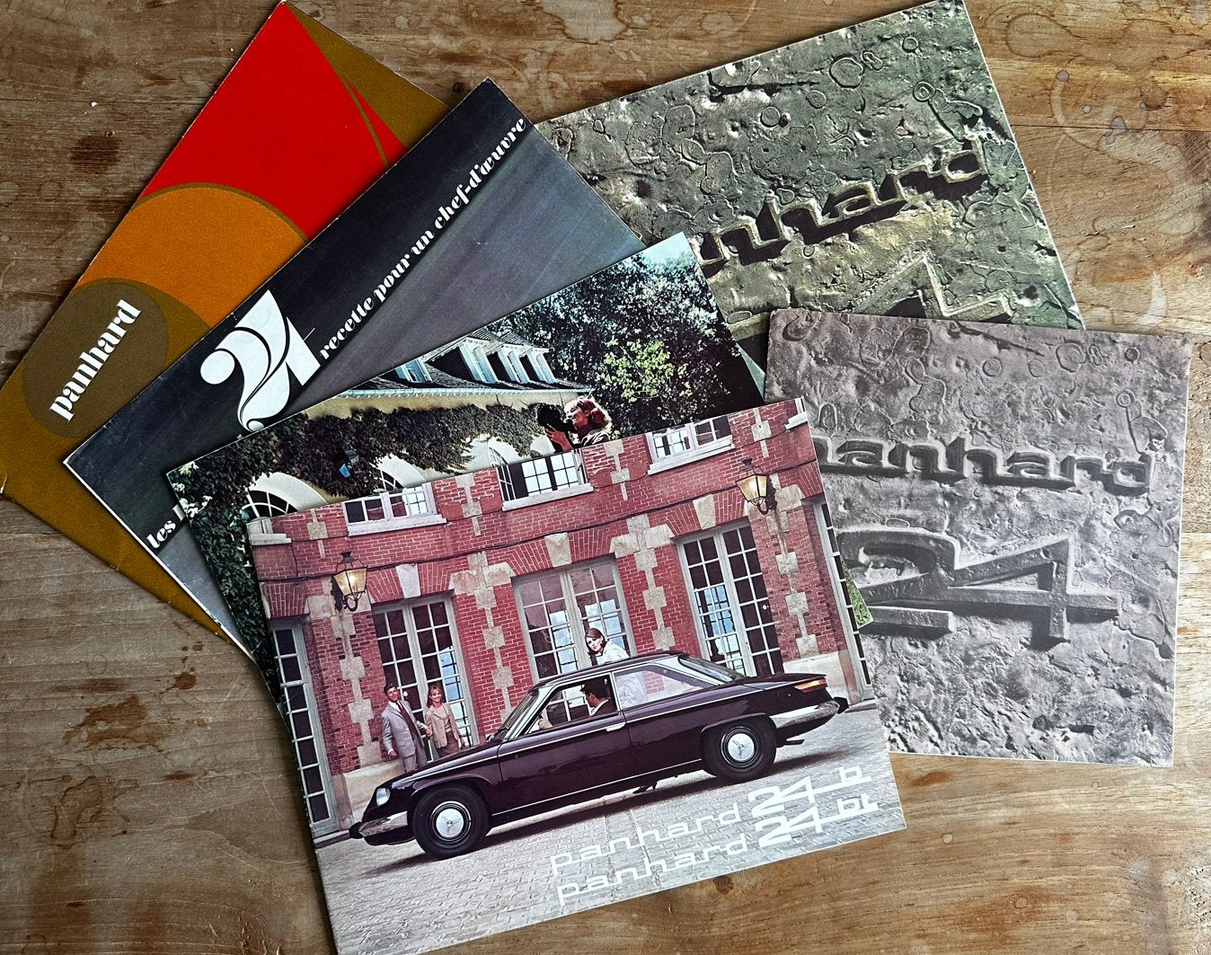 Collectie van 6 Panhard 24 brochures (NL/FR), Verzenden, Gelezen, Overige merken