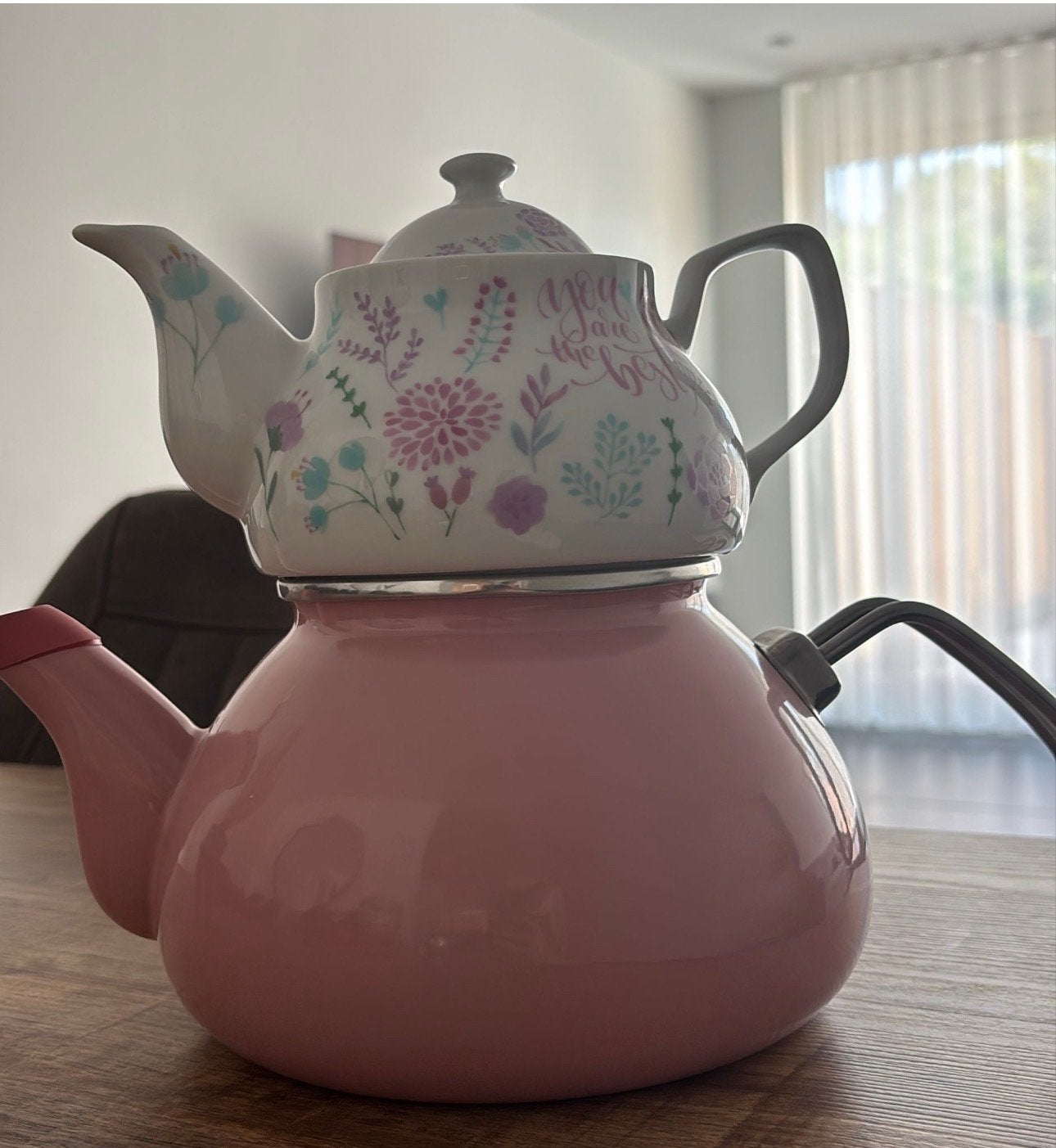 Roze theepot met bloemendesign en elektrische basis, Ophalen of Verzenden