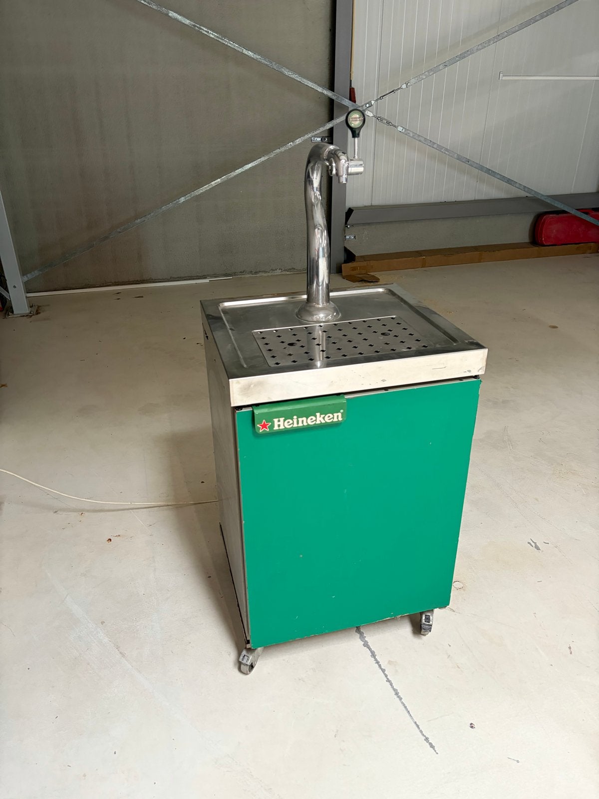 Heineken David biertap met koeling en wieltjes, Minder dan 45 cm, Minder dan 75 liter, Ophalen, 85 tot 120 cm