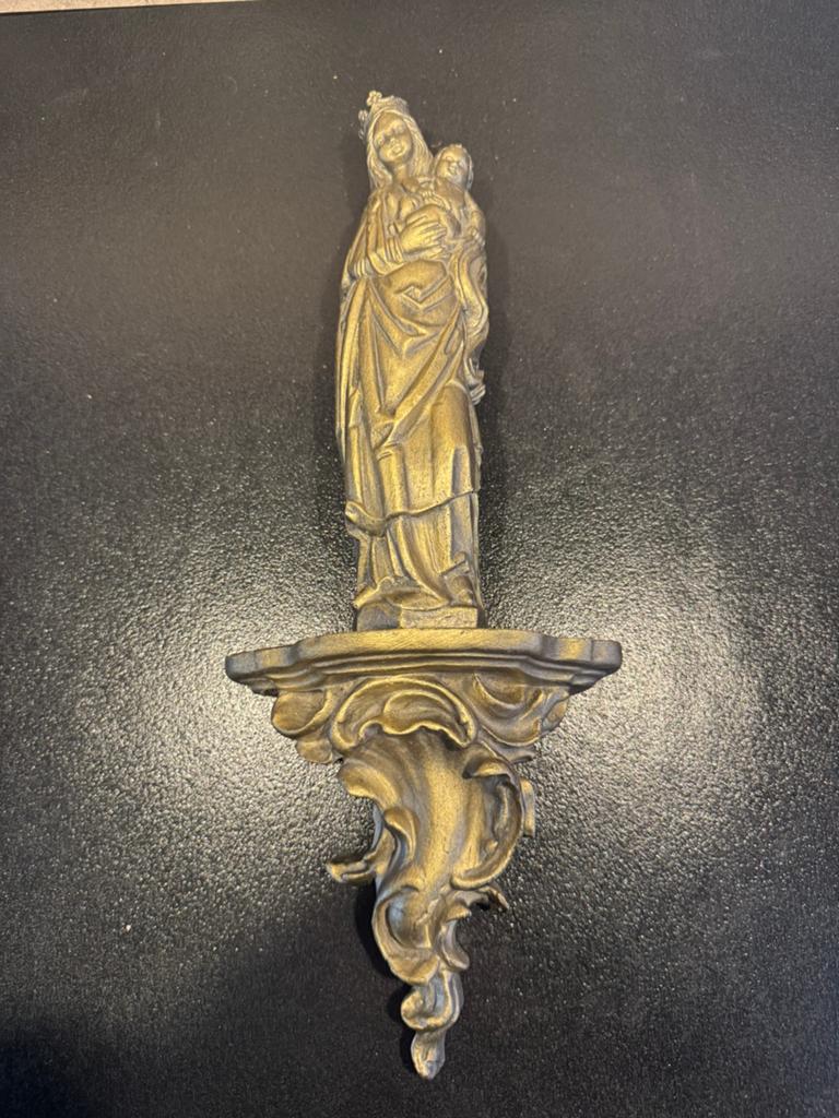 Mooi goudkleurig wandbeeld Maria met kind op barok console, Antiek en Kunst, Antiek | Religie, Ophalen of Verzenden
