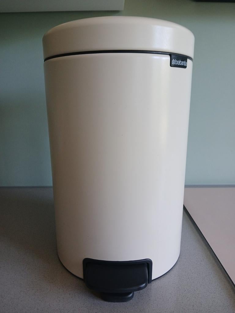 Brabantia New Icon pedaalemmer 12 liter - soft beige, Ophalen, Met pedaal, Zo goed als nieuw, Minder dan 50 cm