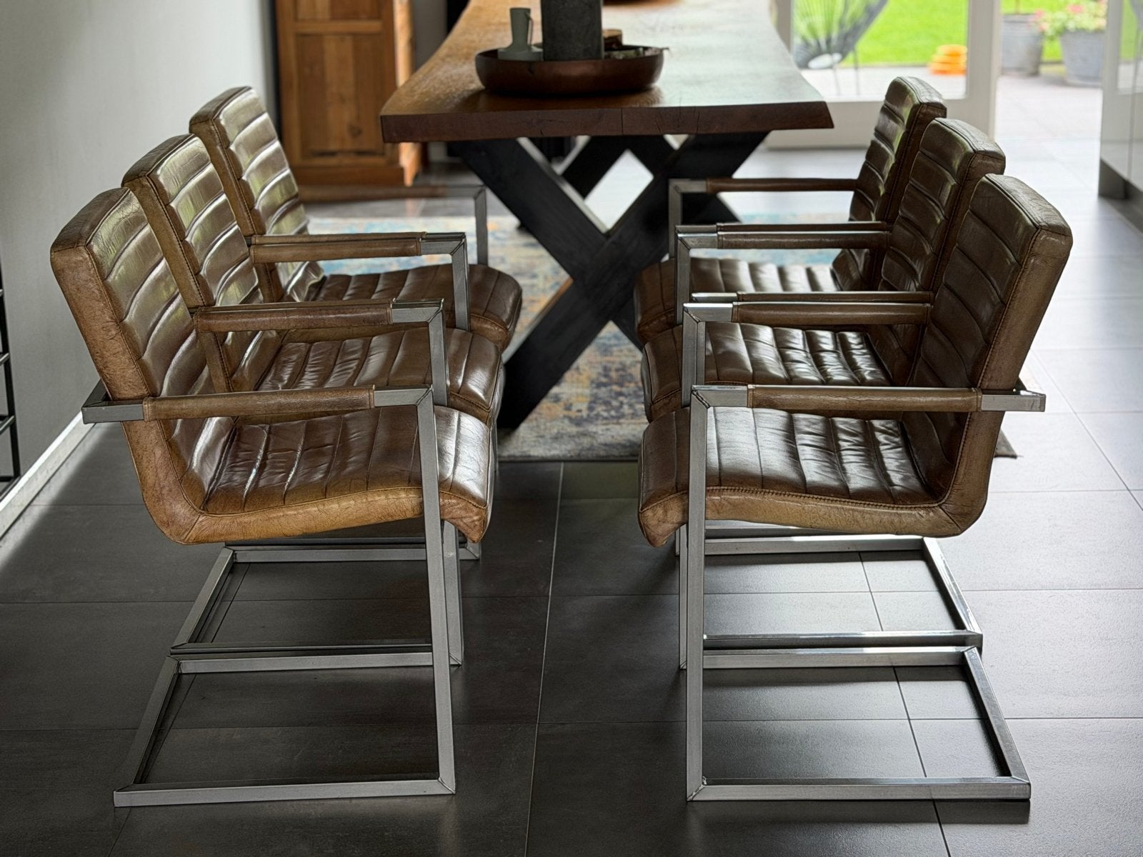 Prachtige lederen eetkamer stoelen met stalen frame, Huis en Inrichting, Stoelen, Ophalen, Bruin, Leer, Zo goed als nieuw