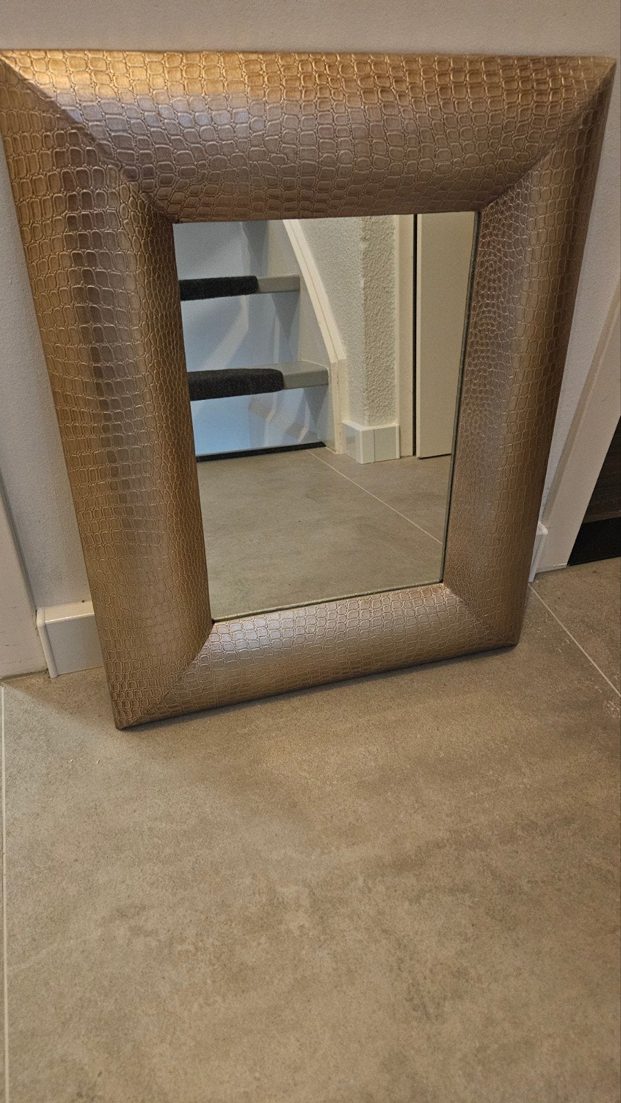 Mungo spiegel met krokodillenleer-look, 54x44 cm, Huis en Inrichting, Woonaccessoires | Spiegels, Minder dan 50 cm, Ophalen of Verzenden