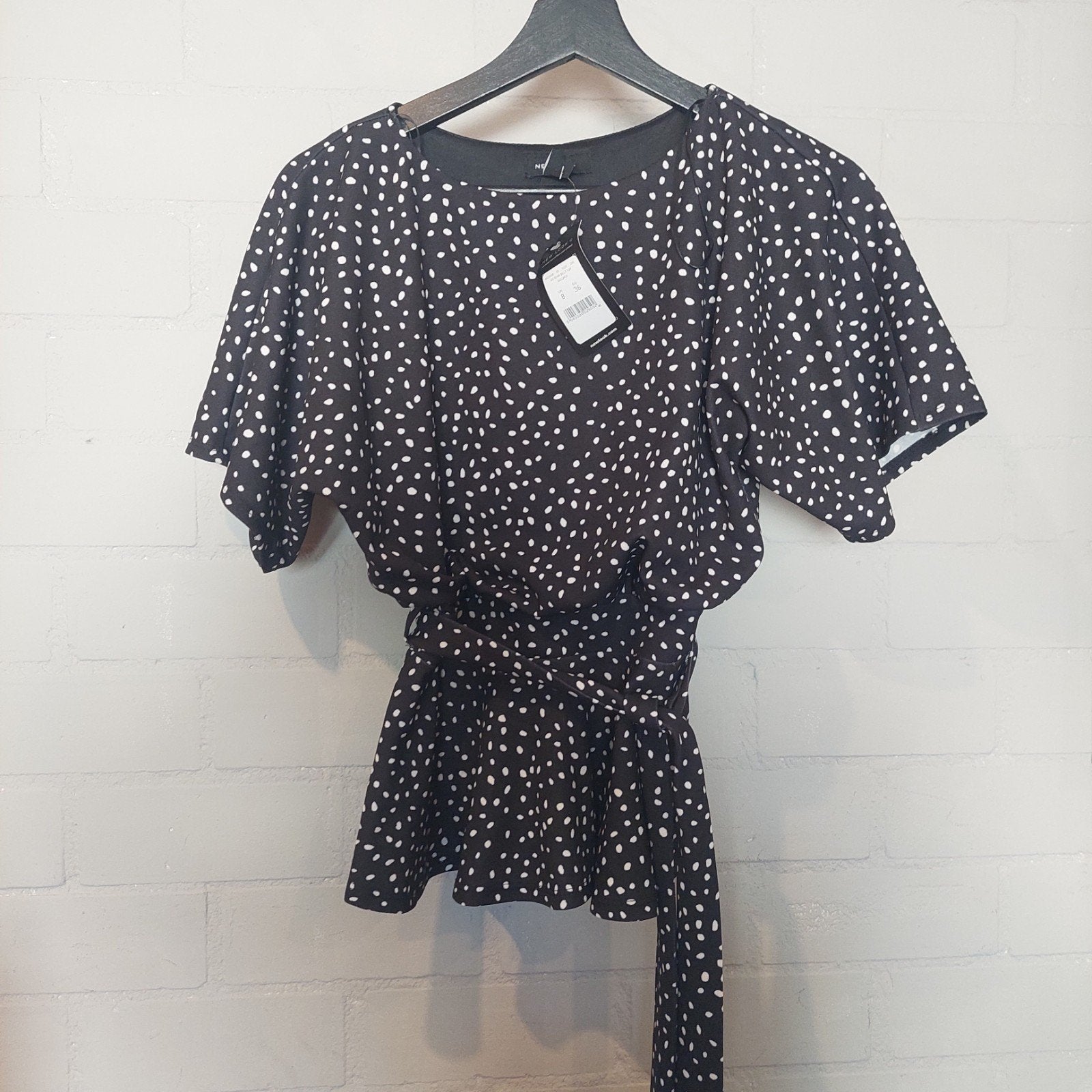 Nieuw truitje New look maat s/36  polkadot zwart, Kleding | Dames, Ophalen