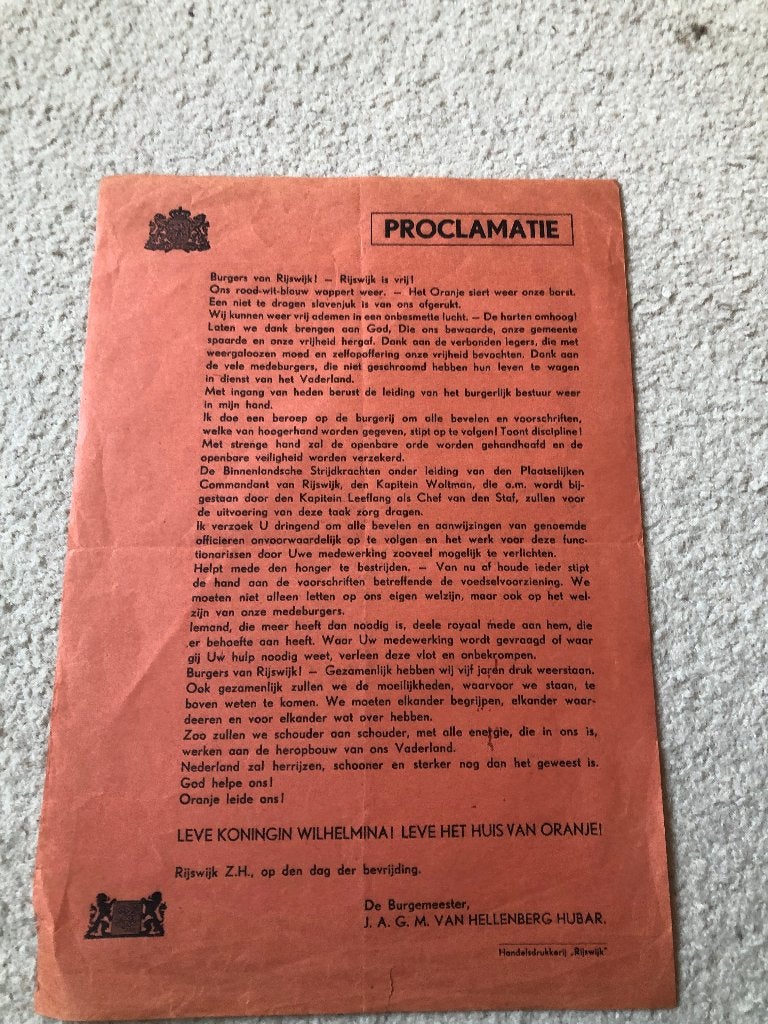 5 Mei 1945 Proclamatie Bevrijding Rijswijk, ondertekend door, Verzamelen, Ophalen of Verzenden, Overige soorten, Nederland, Boek of Tijdschrift