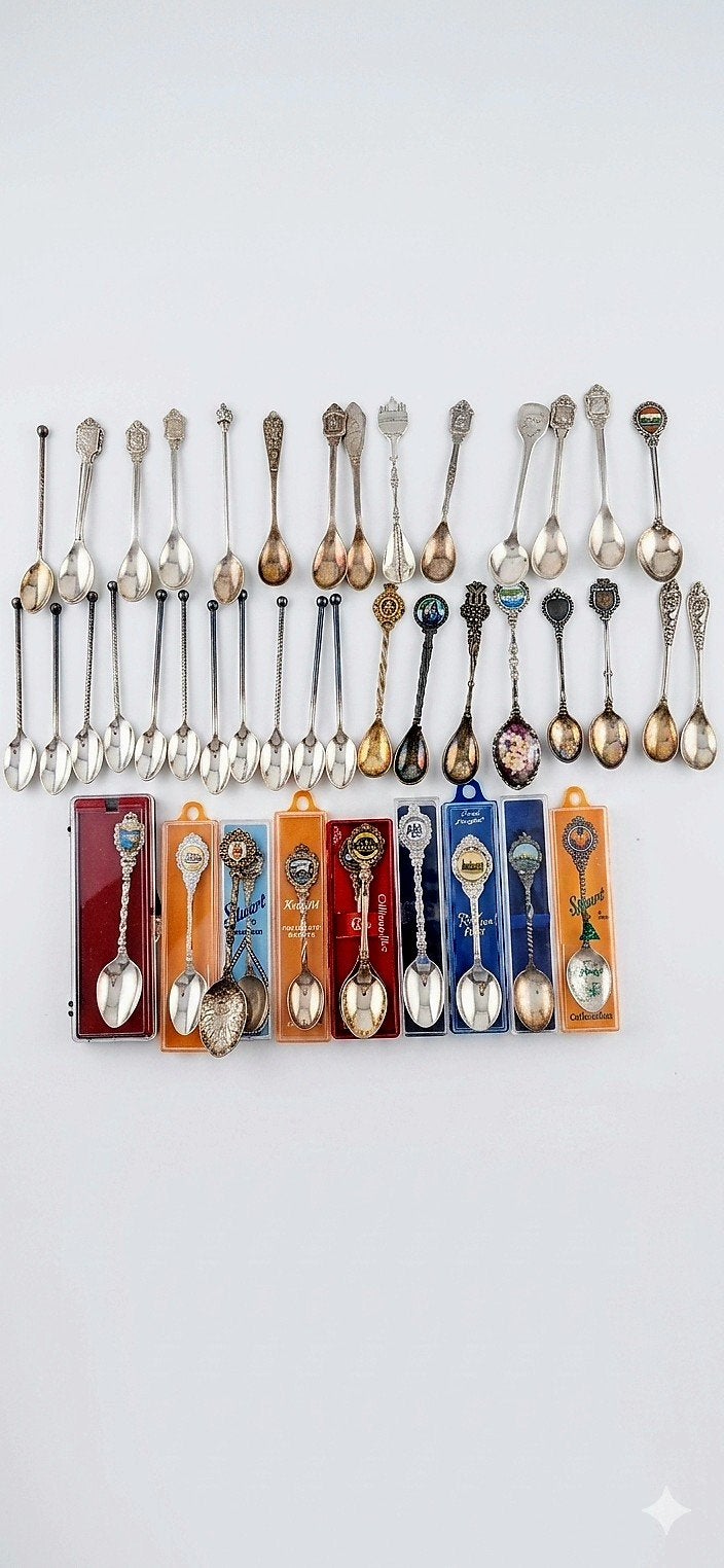 Grote verzameling vintage souvenirlepeltjes - Ruim 30 stuks, Antiek en Kunst, Ophalen