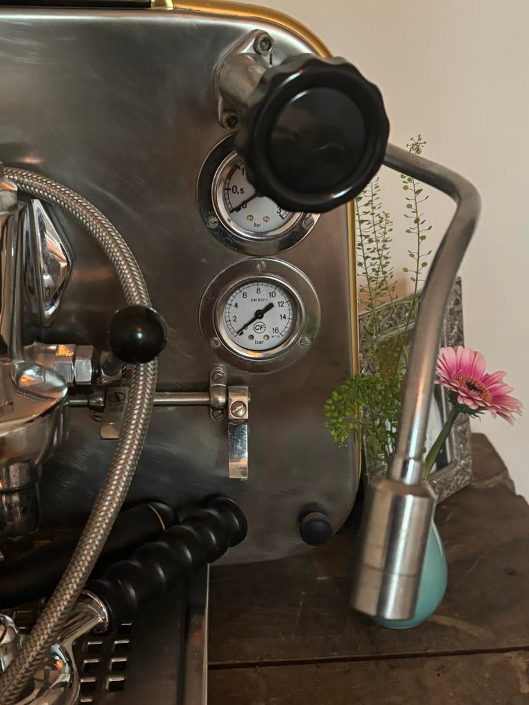 Industriële FEAMA koffiemachine, Stoompijpje, Gebruikt, 10 kopjes of meer, Koffiemachine