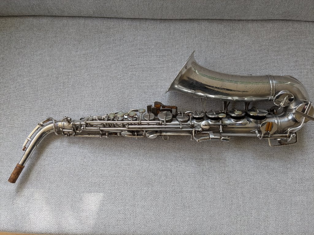 Buescher Big Bell alt saxofoon, Muziek en Instrumenten, Ophalen, Gebruikt, Alt, Met koffer