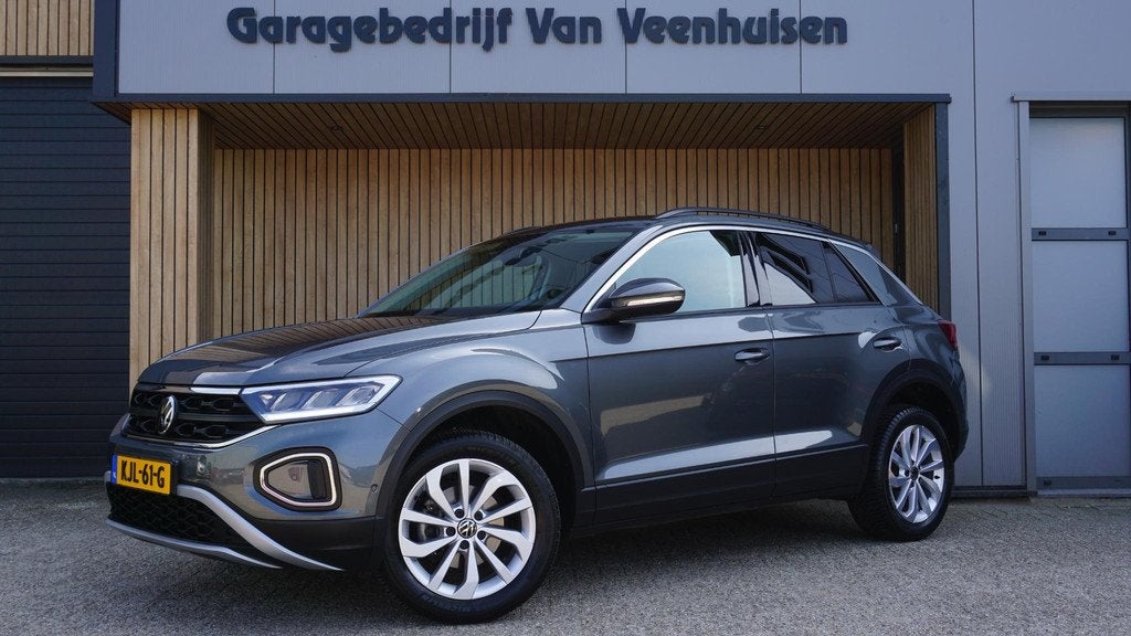 Volkswagen T-Roc 1.5 TSI 150pk DSG Life Business *Facelift*, Euro 6, 4 cilinders, 150 pk, Bedrijf