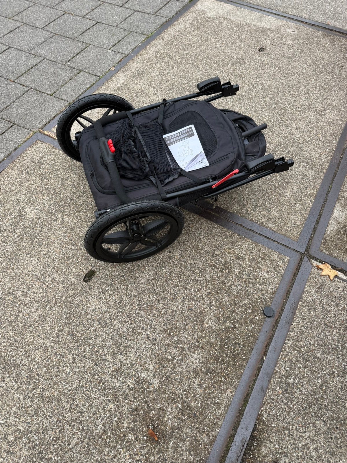 Nog werkelijk nieuwe Petique Breeze honden/fietsbuggy Zwart, Dieren en Toebehoren, Ophalen, Zo goed als nieuw, Hondenfietskar